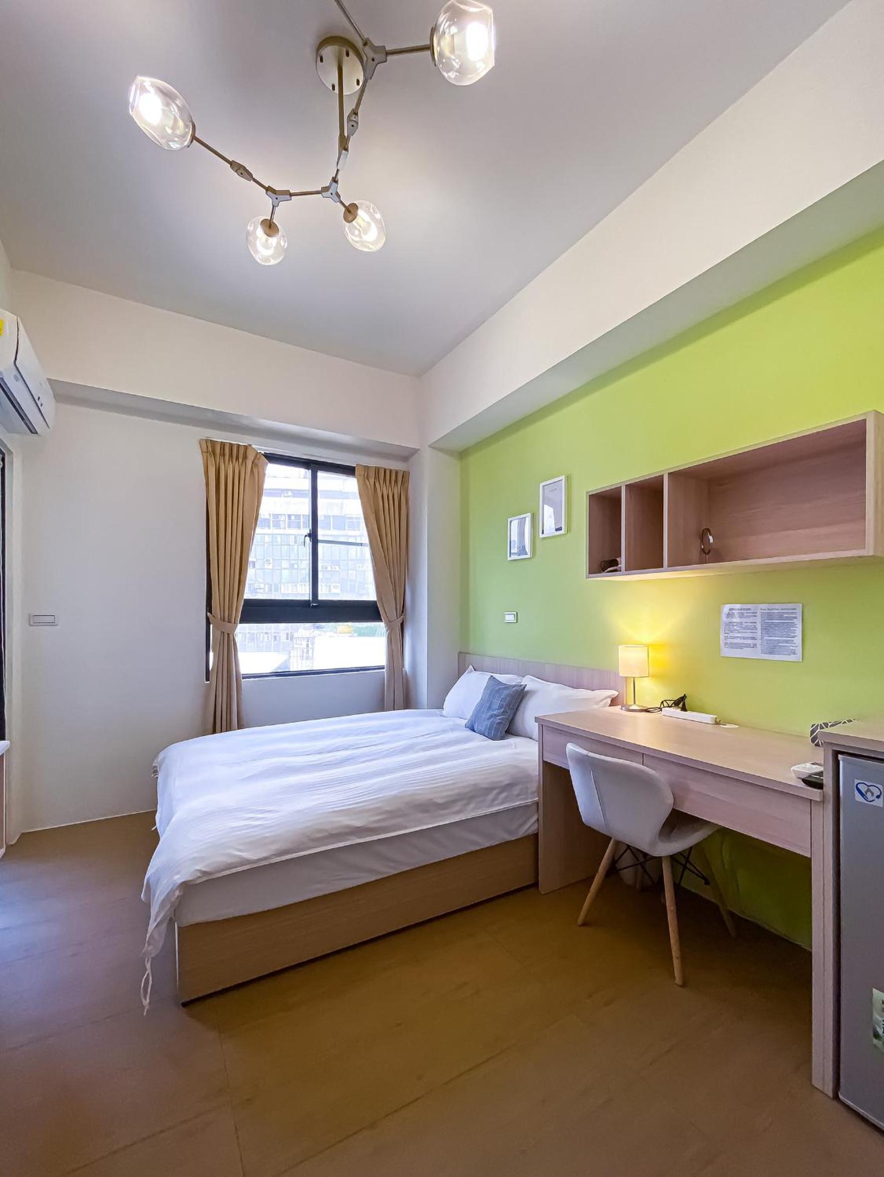 Double Room with Private Bathroom - Photo 37