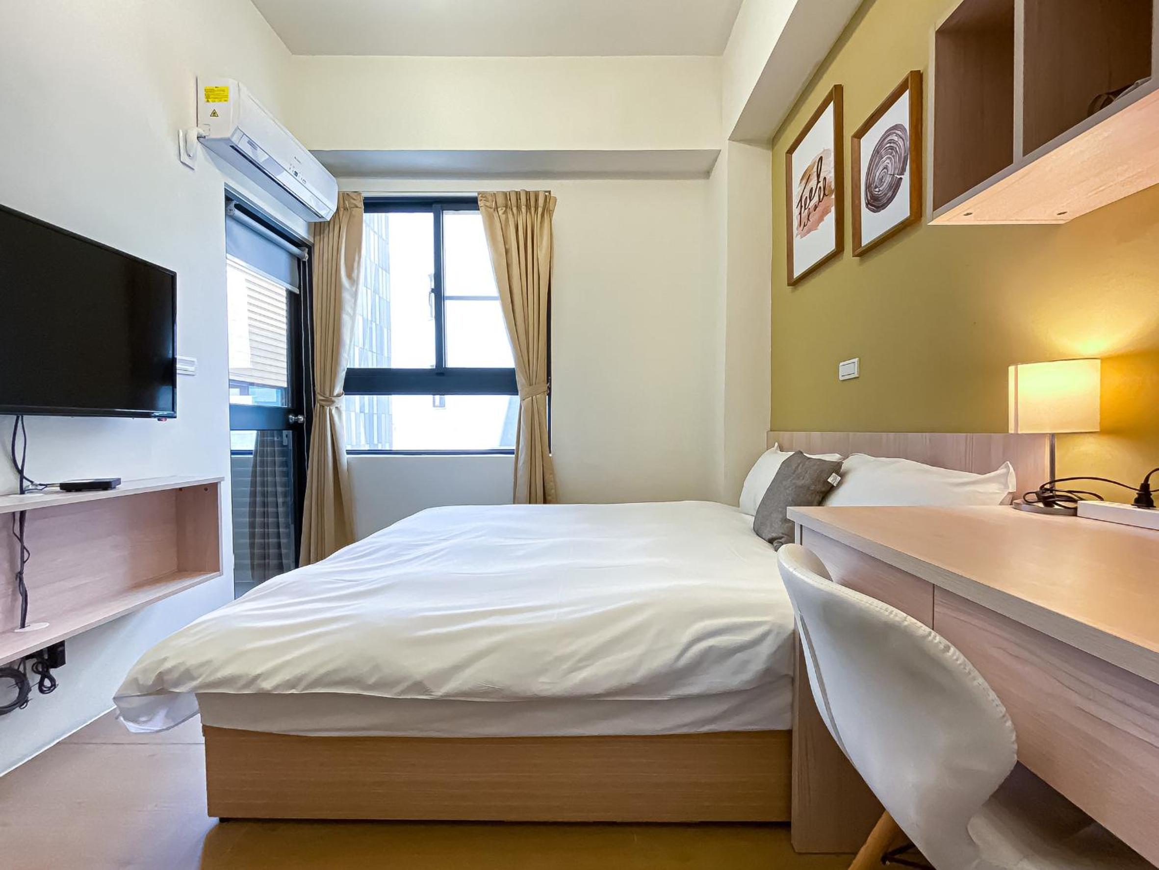 Double Room with Private Bathroom - Photo 17