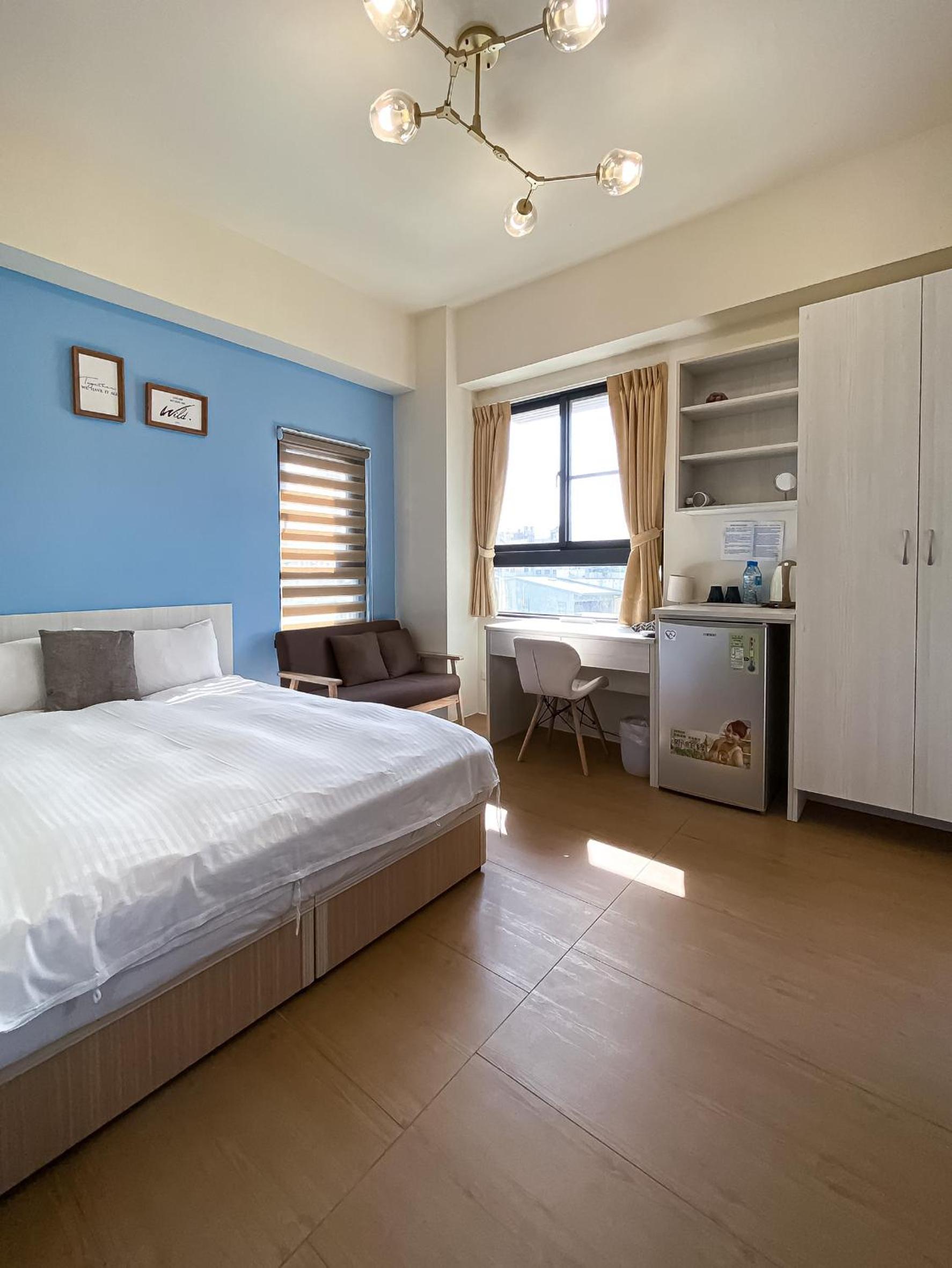 Double Room with Balcony - Photo 18
