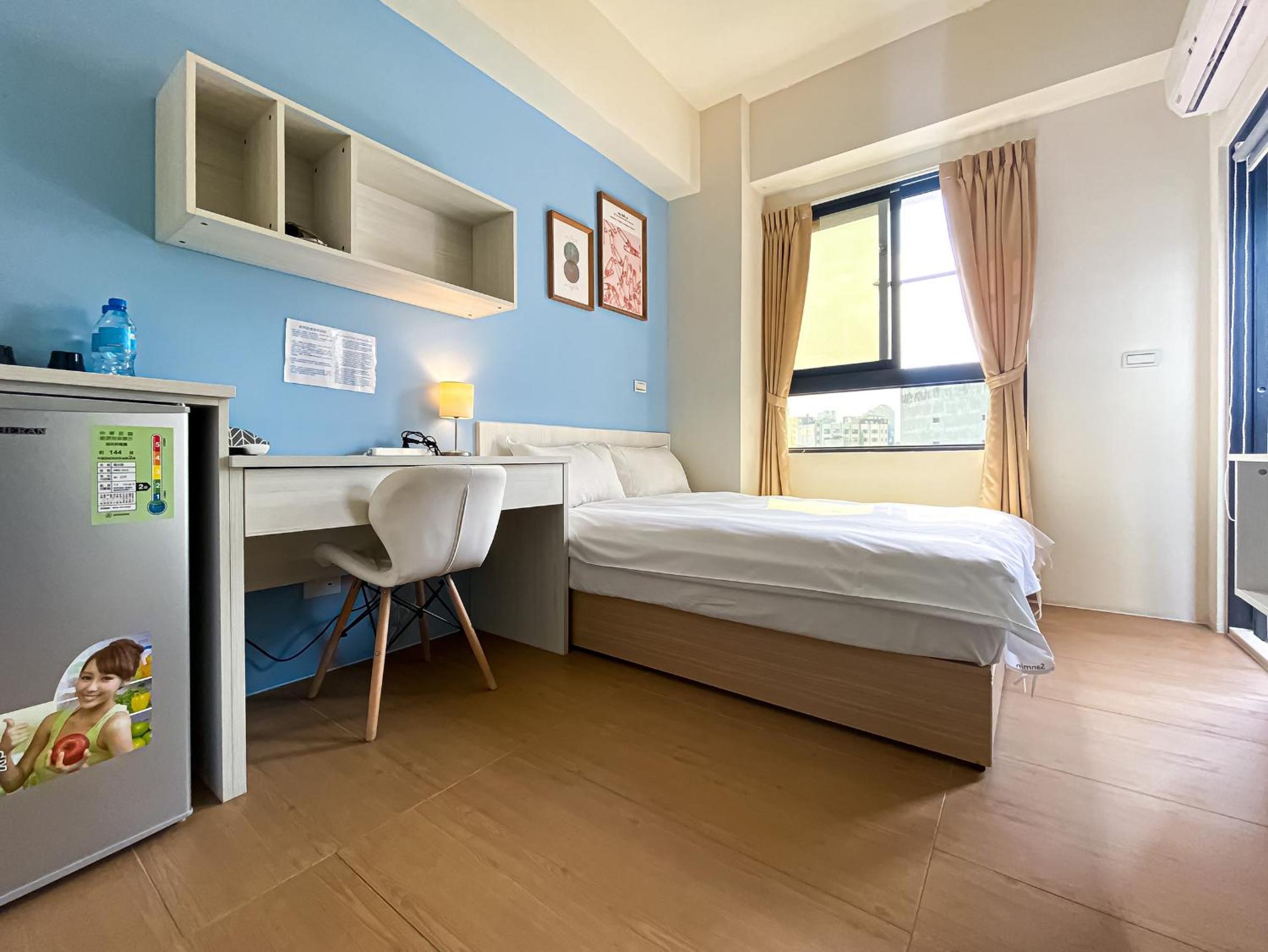 Double Room with Private Bathroom - Photo 3
