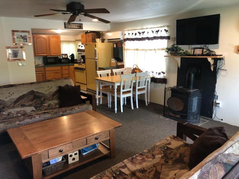 The Cottage - Two Bedrooms, One Bath, Full Kitchen photo 1