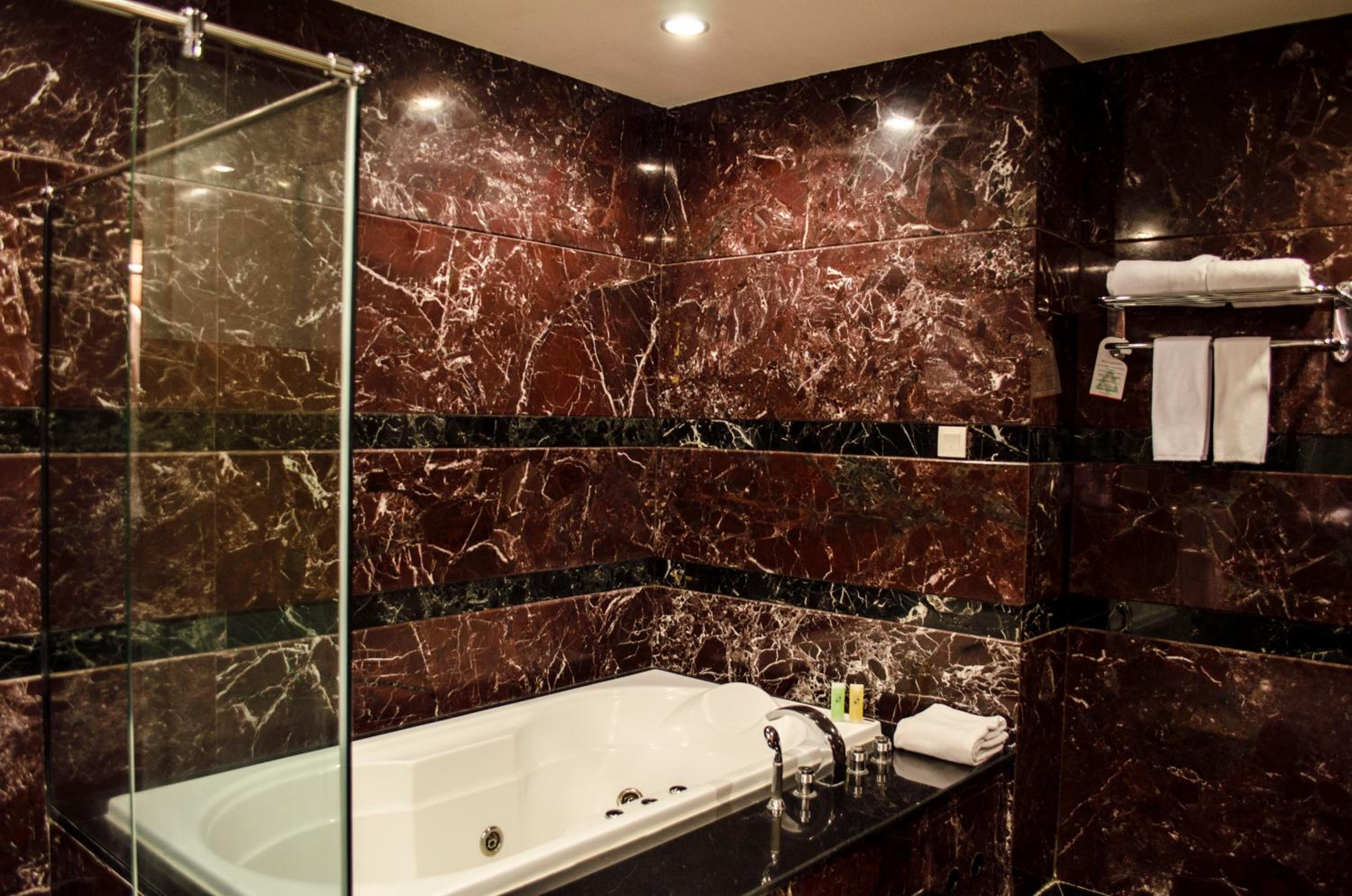 Royal Suite - Photo 2