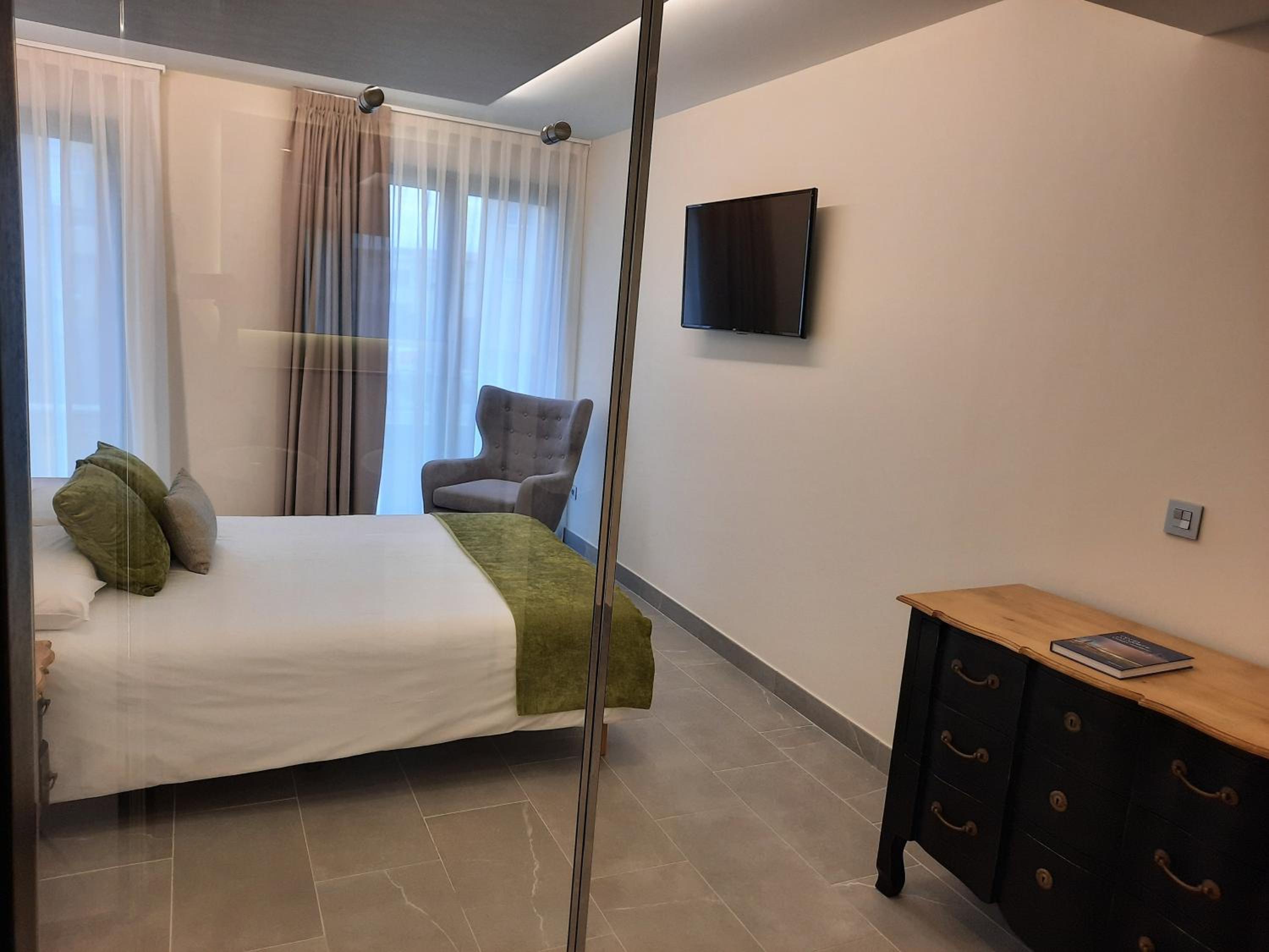 Double Room Deluxe with Garden View photo 2