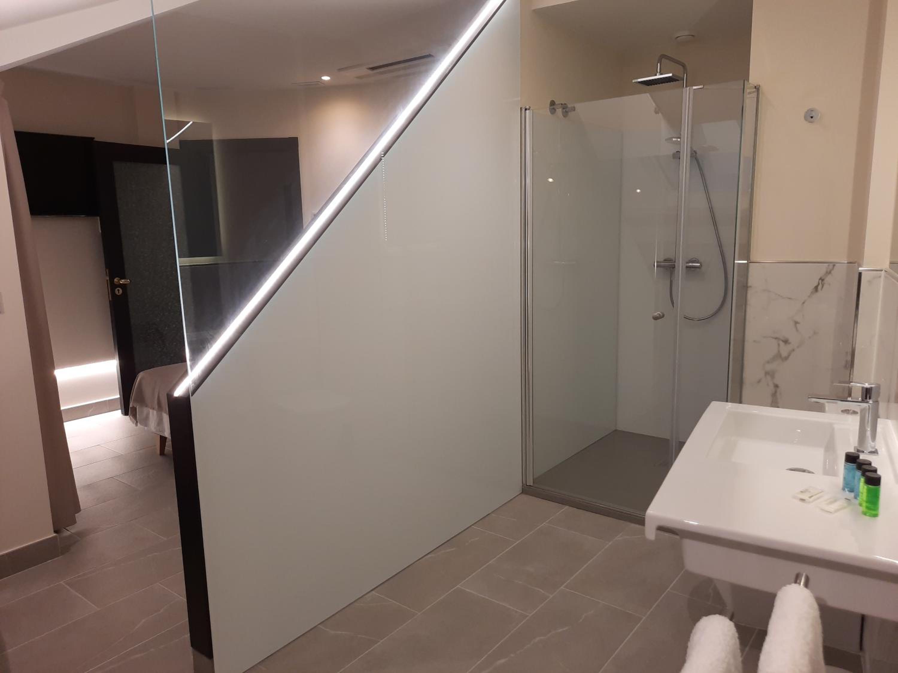 Double Room with Terrace - Photo 3