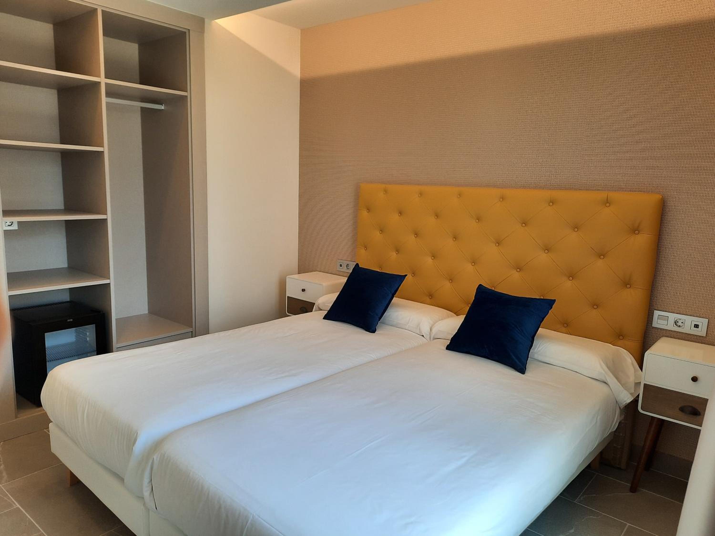 Twin Room with Garden View - Photo 2