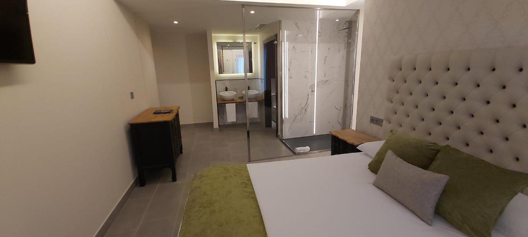 Double Room Deluxe with Garden View photo 3