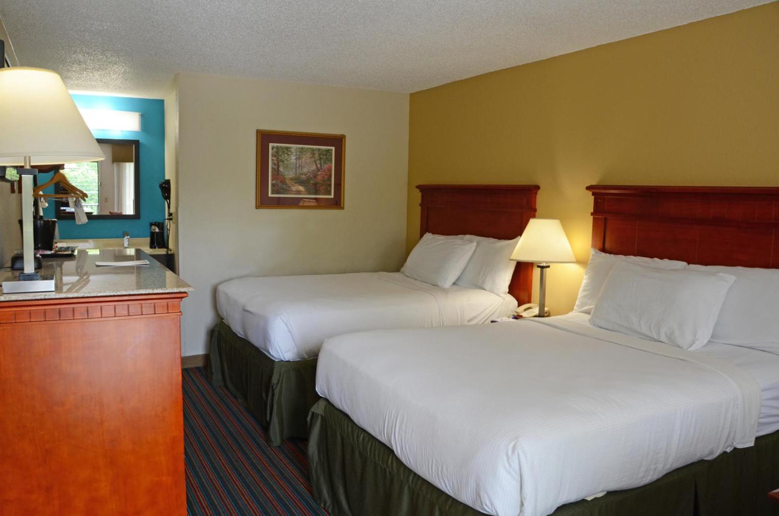 Double Room with Two Double Beds - Non-Smoking - Photo 4