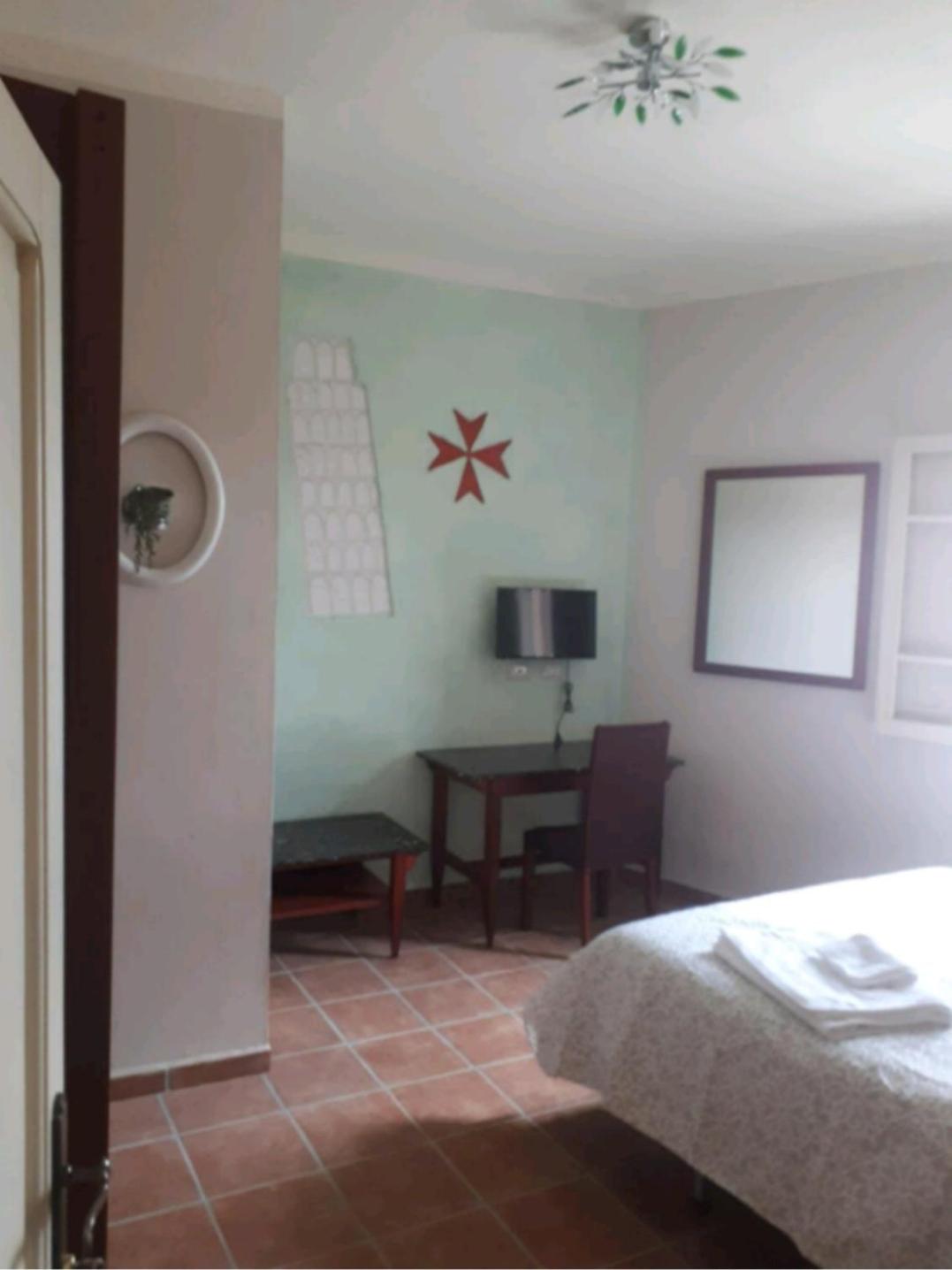 Double Room - Photo 8