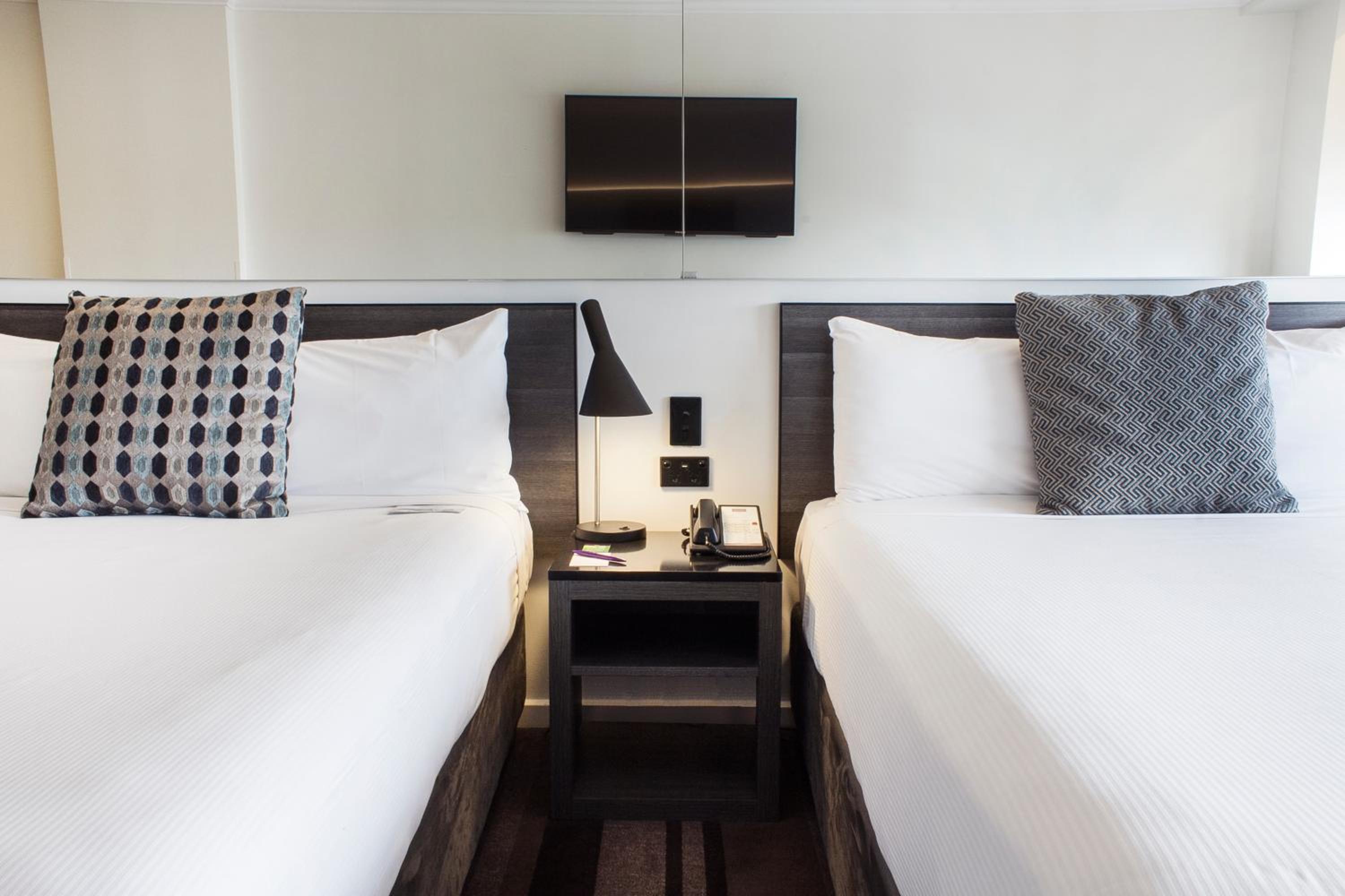 Superior Room with Two Double Beds and City View