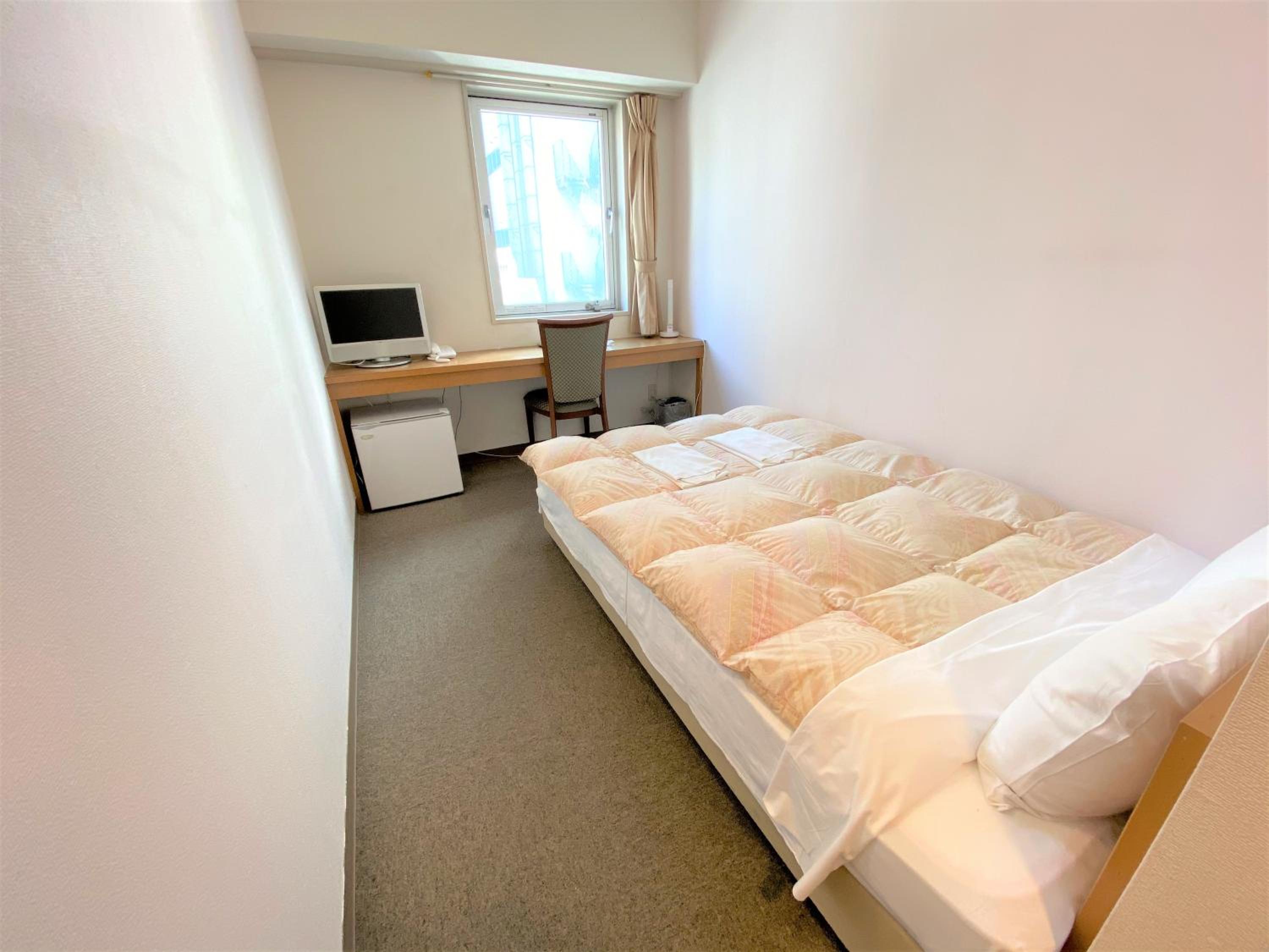 Standard Double Room with Private Bathroom - Photo 1