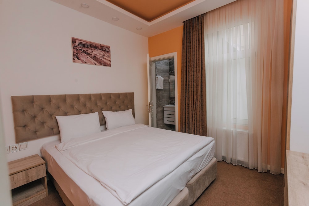Economy Room