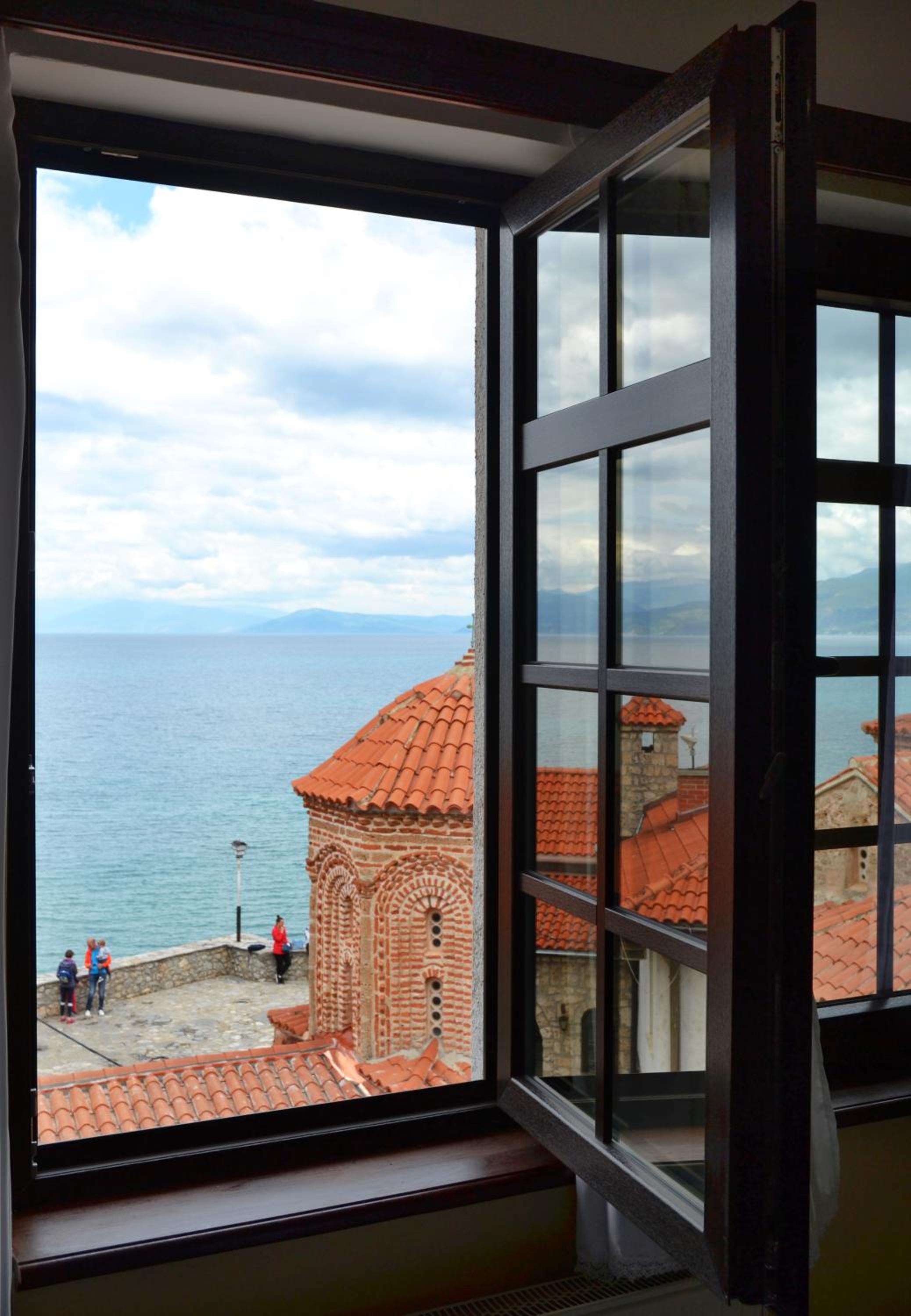 Triple Room with Lake View - Photo 4