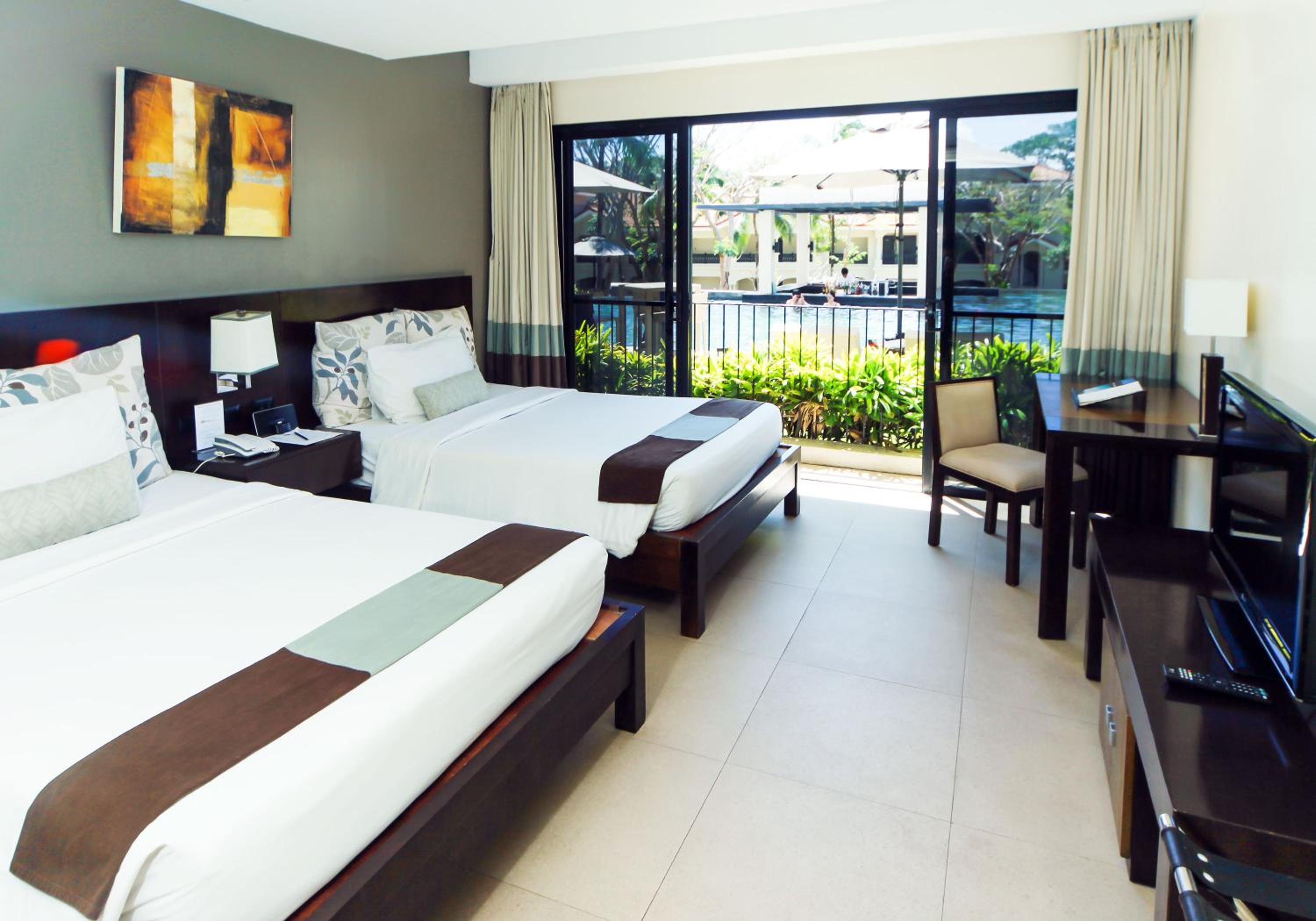 Premier Lucia Pool View - Photo 1