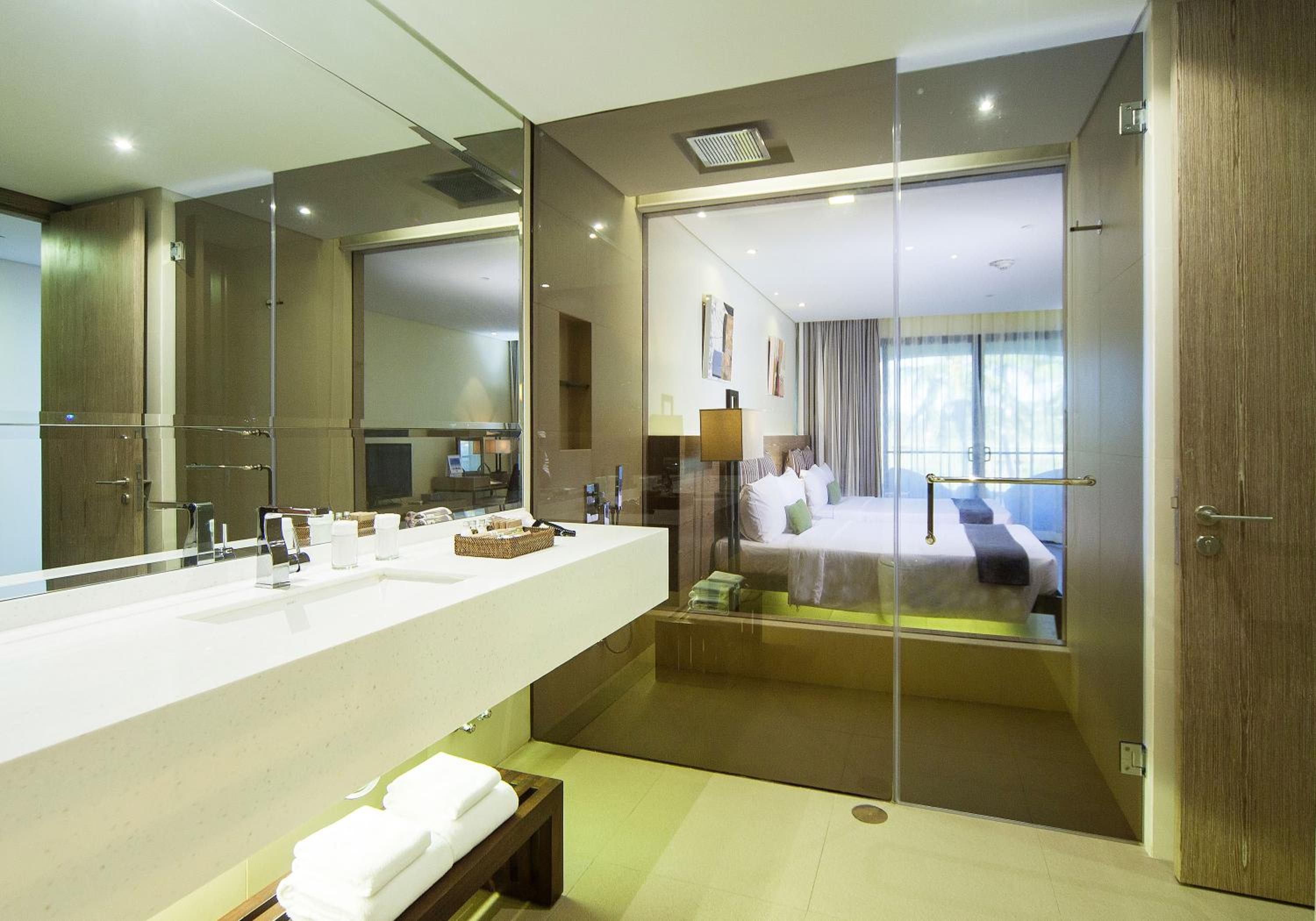 Executive Suite - Photo 4