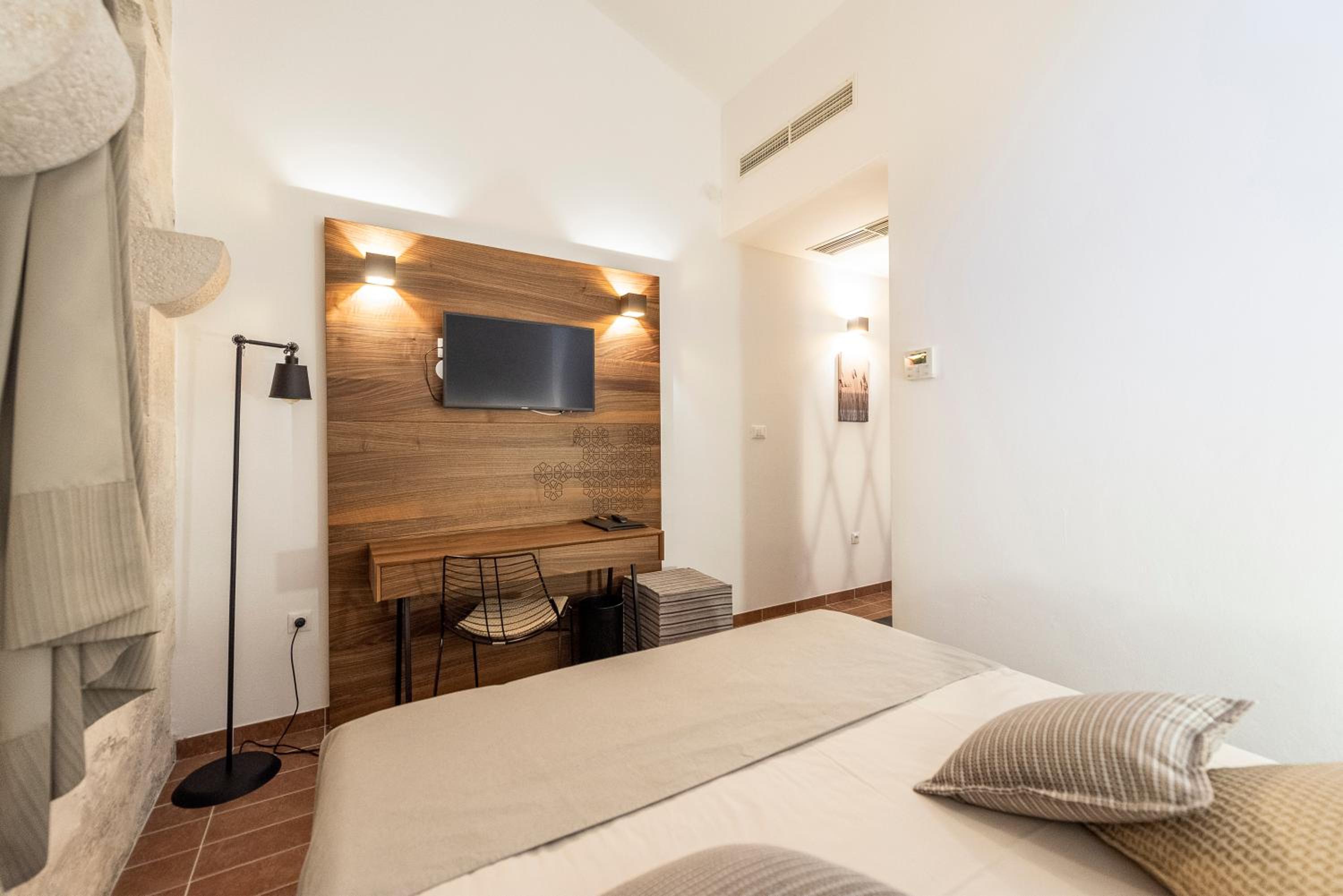 Double Room - Photo 1