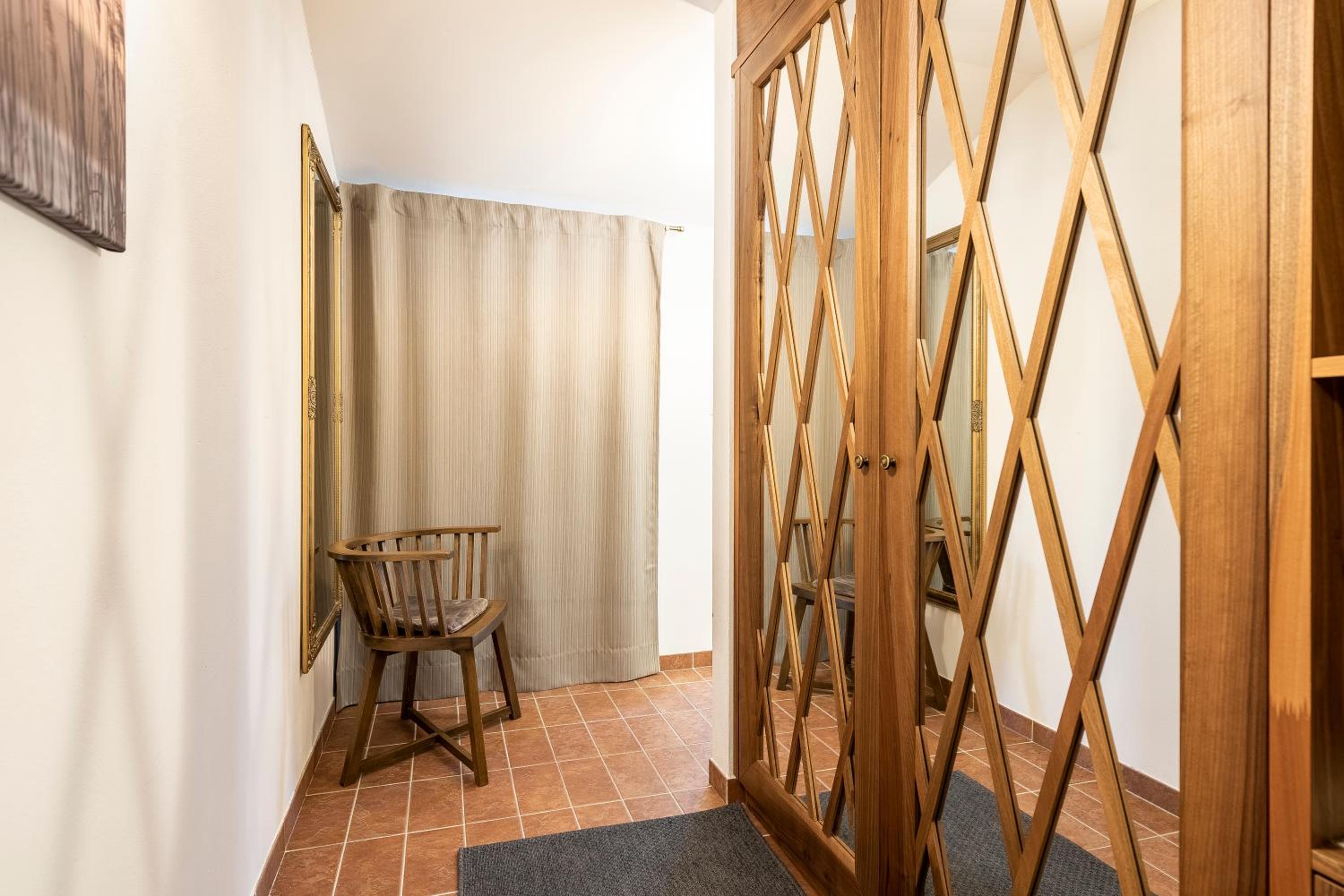 Double Room - Photo 5