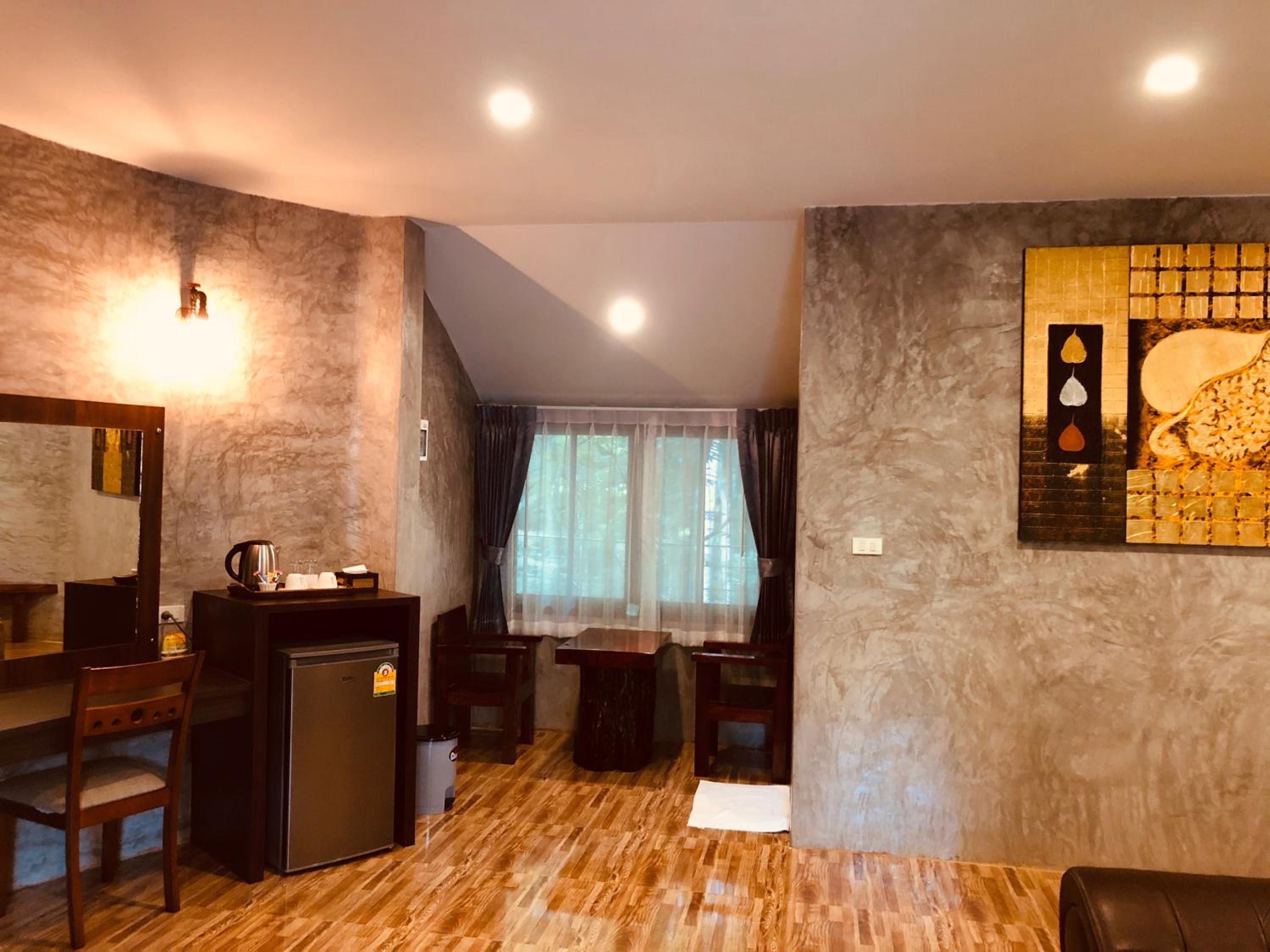 Queen Suite - Photo 29