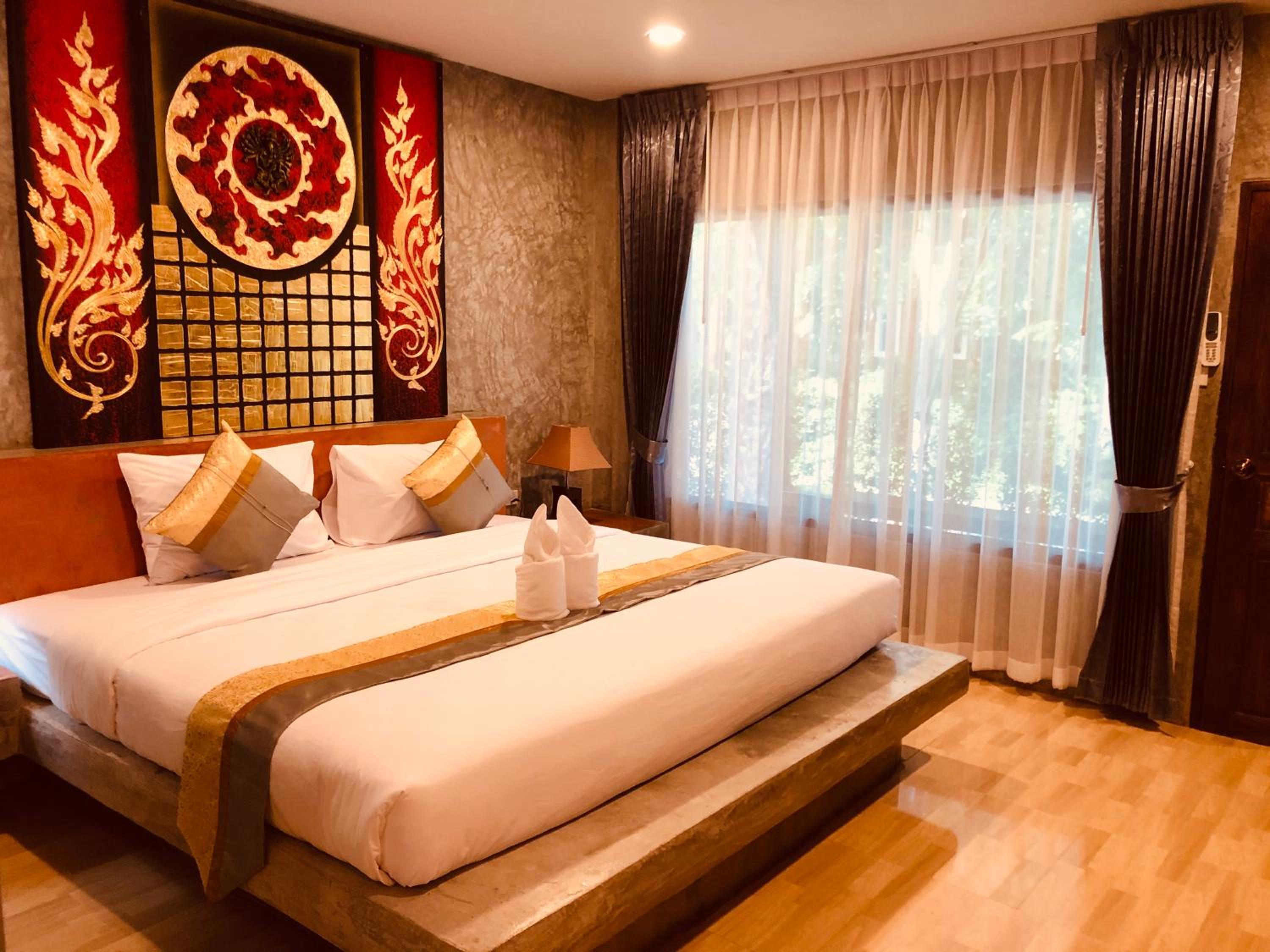 Queen Suite - Photo 26