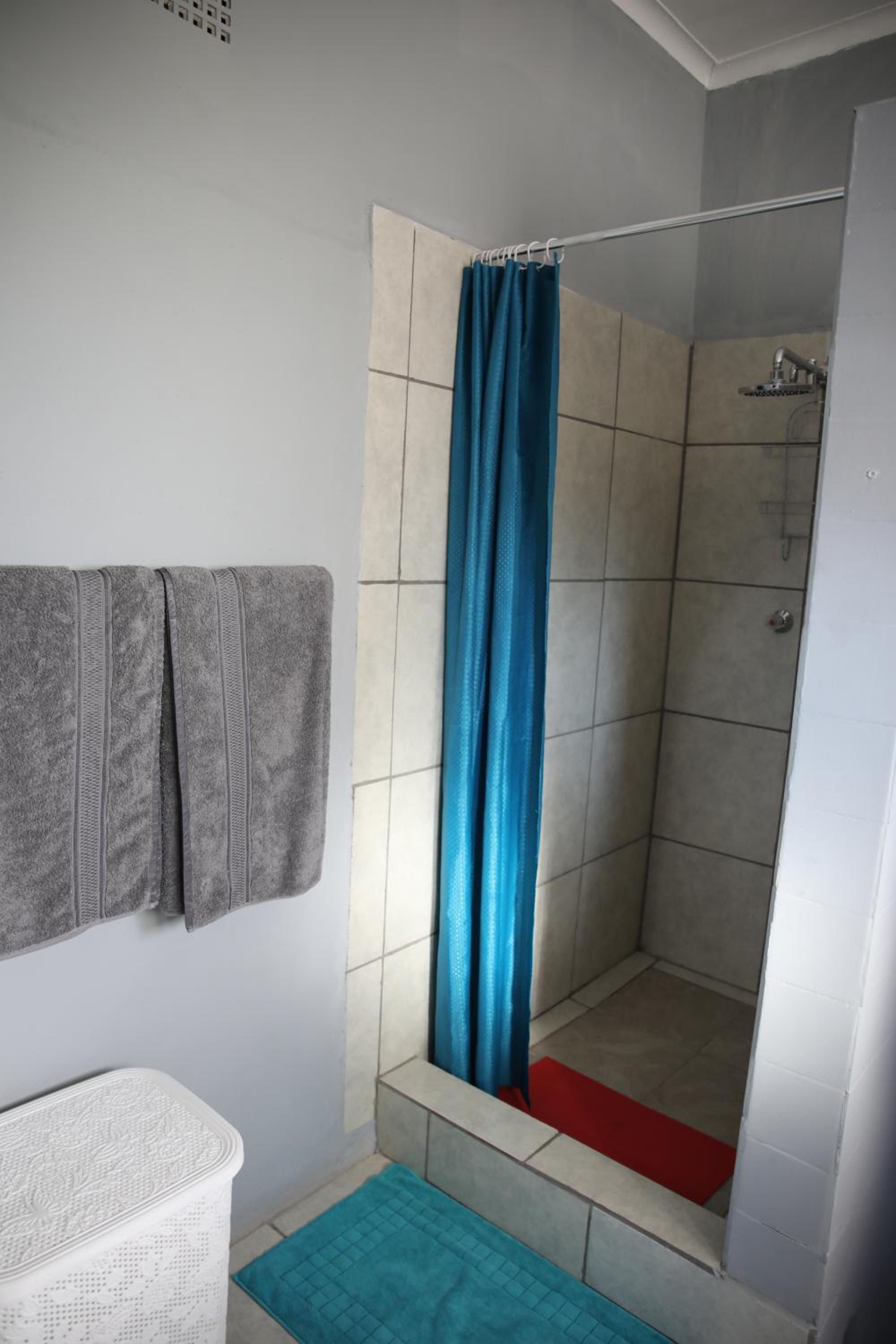 Triple Room with Bathroom - Photo 9