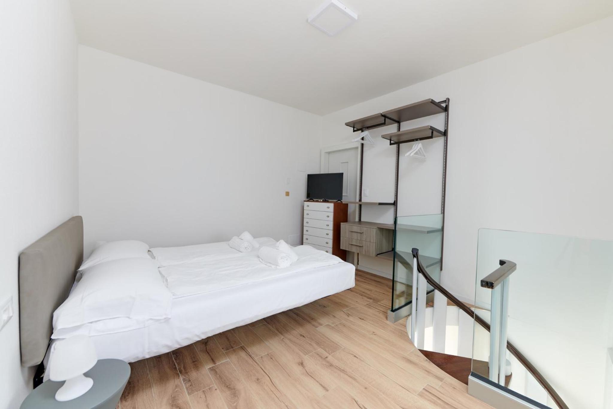 Maisonette photo 1