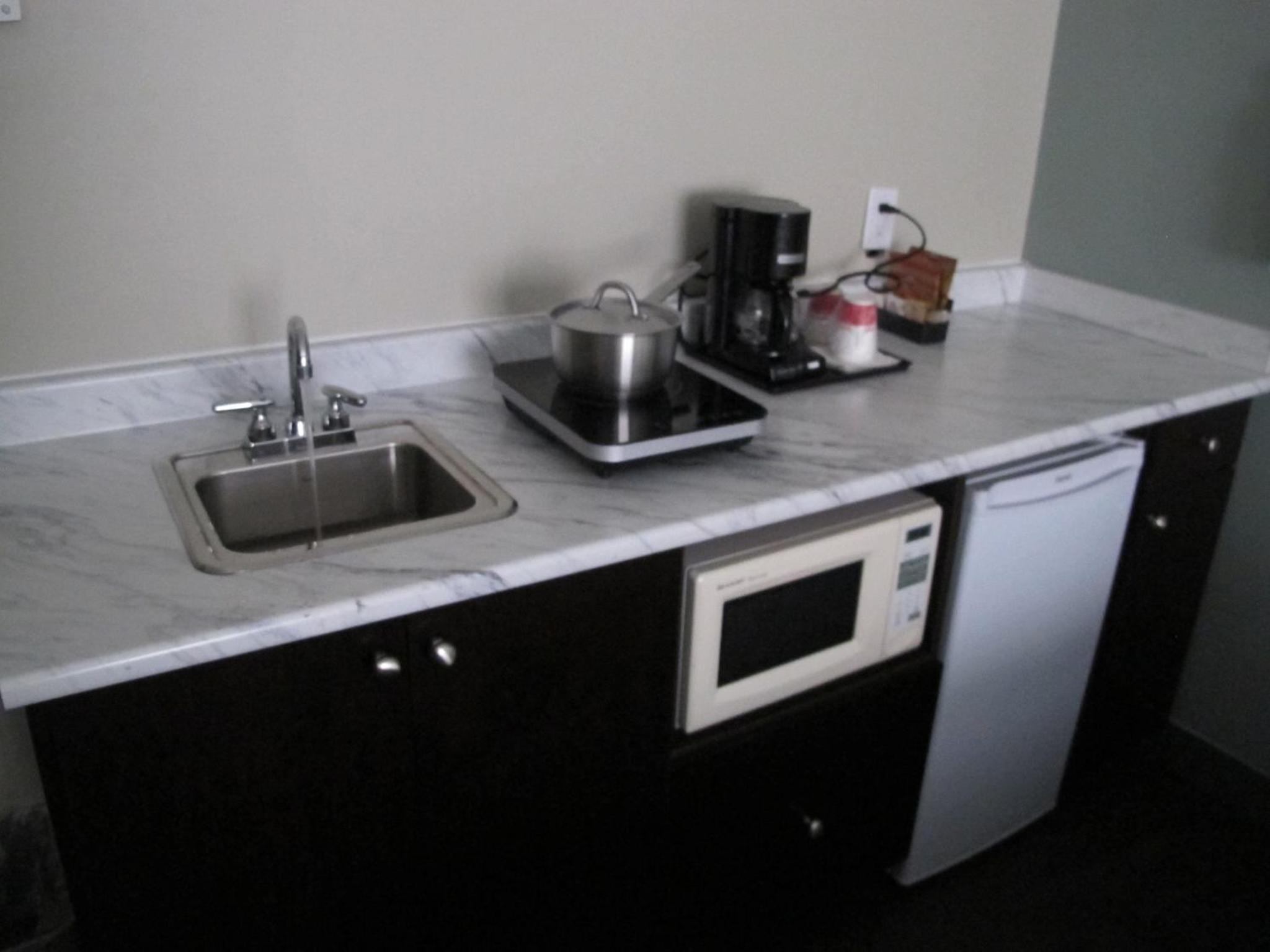 Queen Room with Two Queen Beds with Kitchenette - Photo 3
