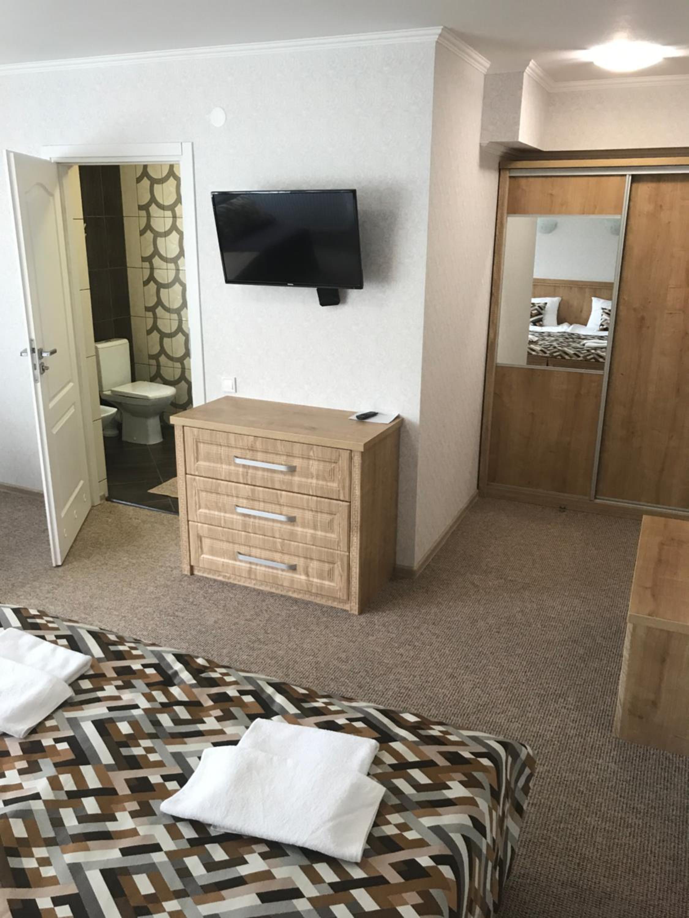 Large Double or Twin Room photo 2