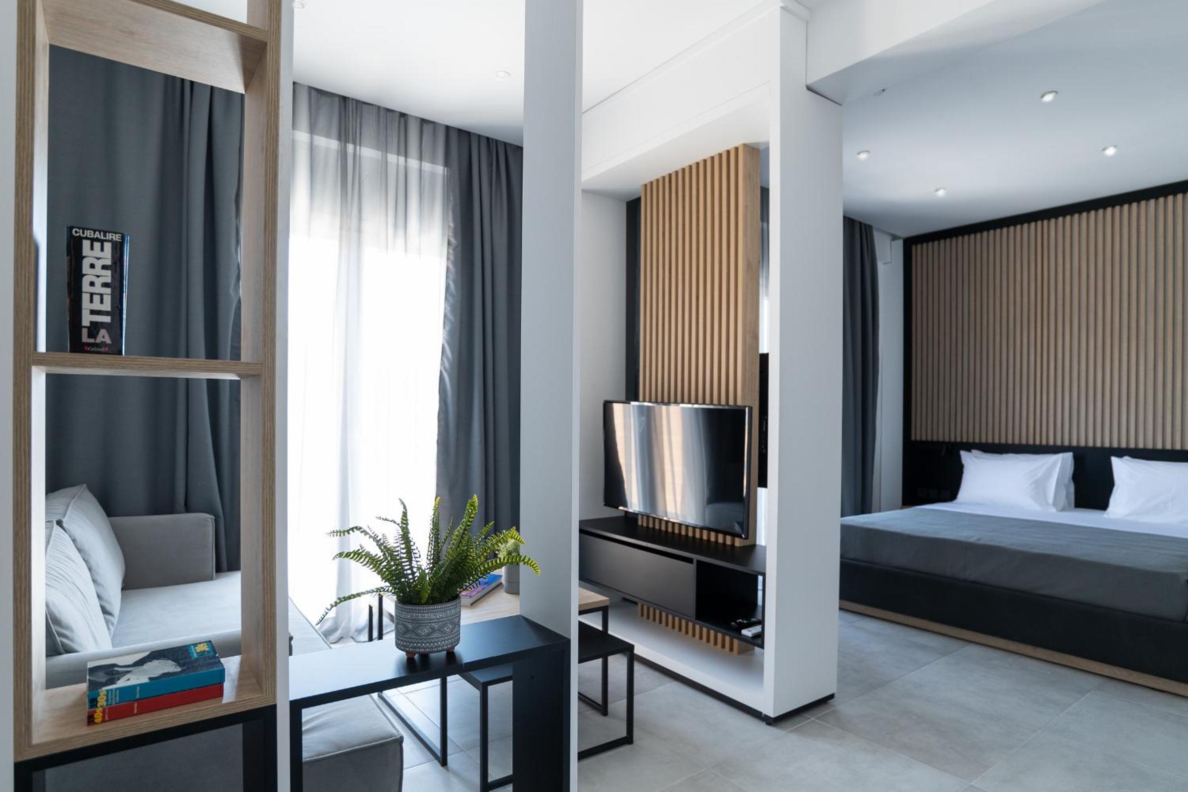 Deluxe Suite - Photo 1