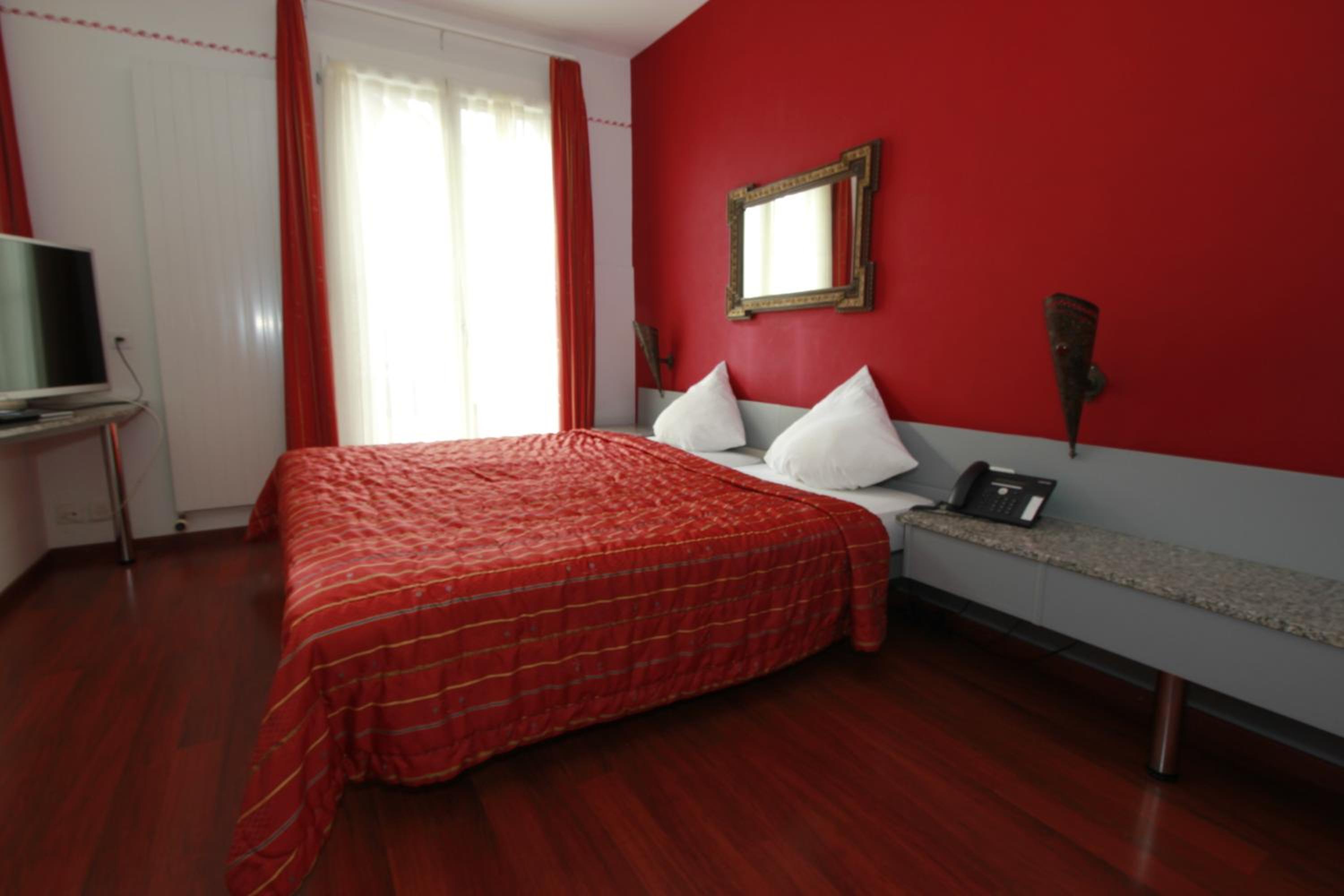 Double Room - Photo 2