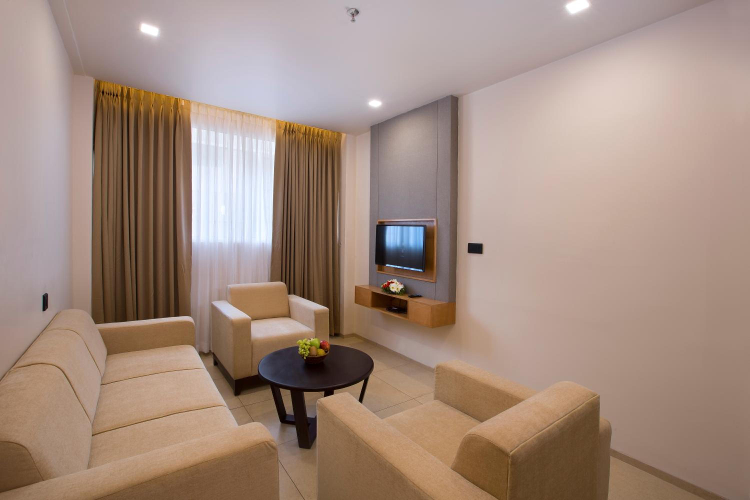 Suite - Photo 3