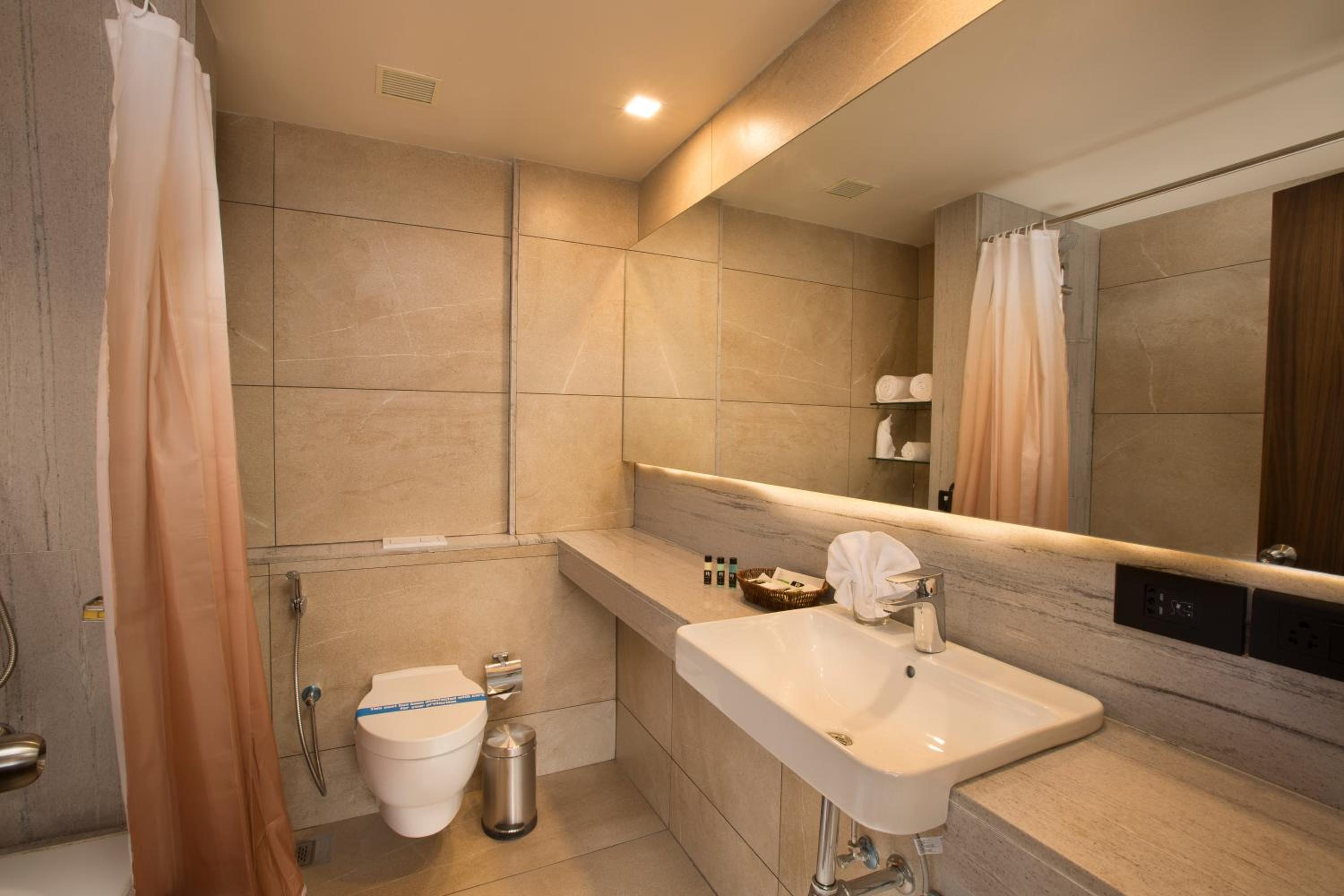 Suite - Photo 2