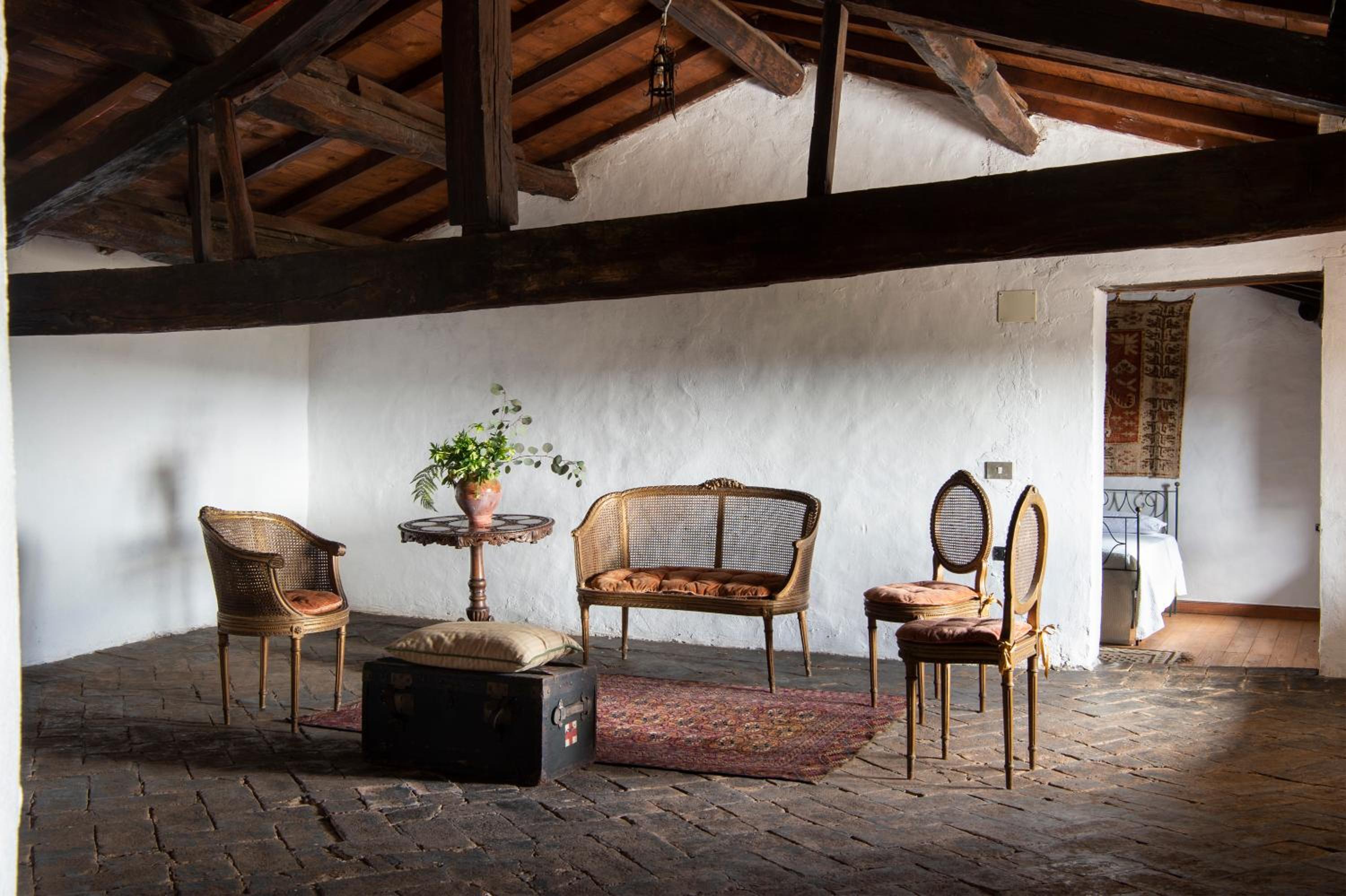 Executive Suite - Photo 47