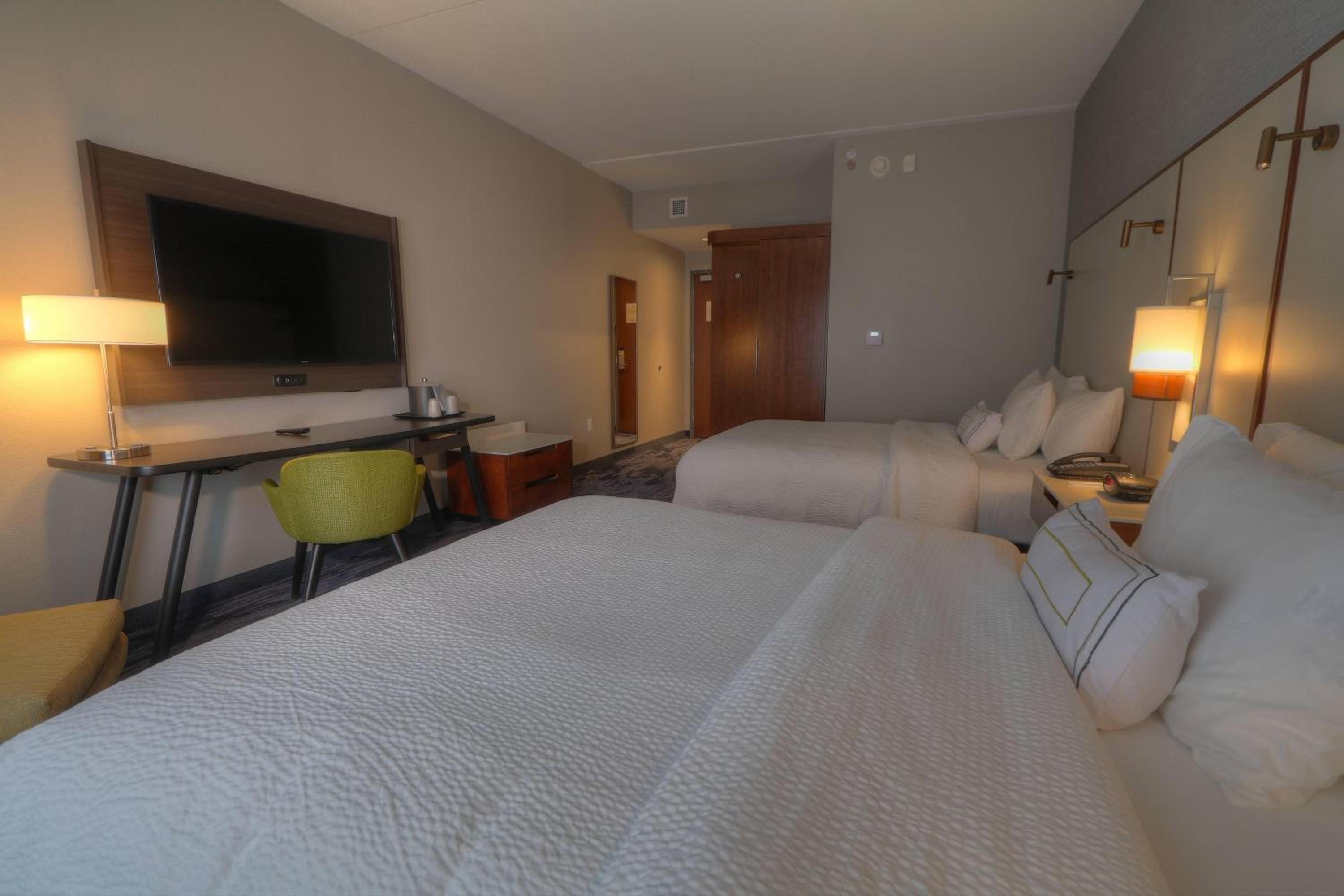 Queen Room with Two Queen Beds, Sitting Area, Transfer Shower and Sofa Bed - Mobility Access