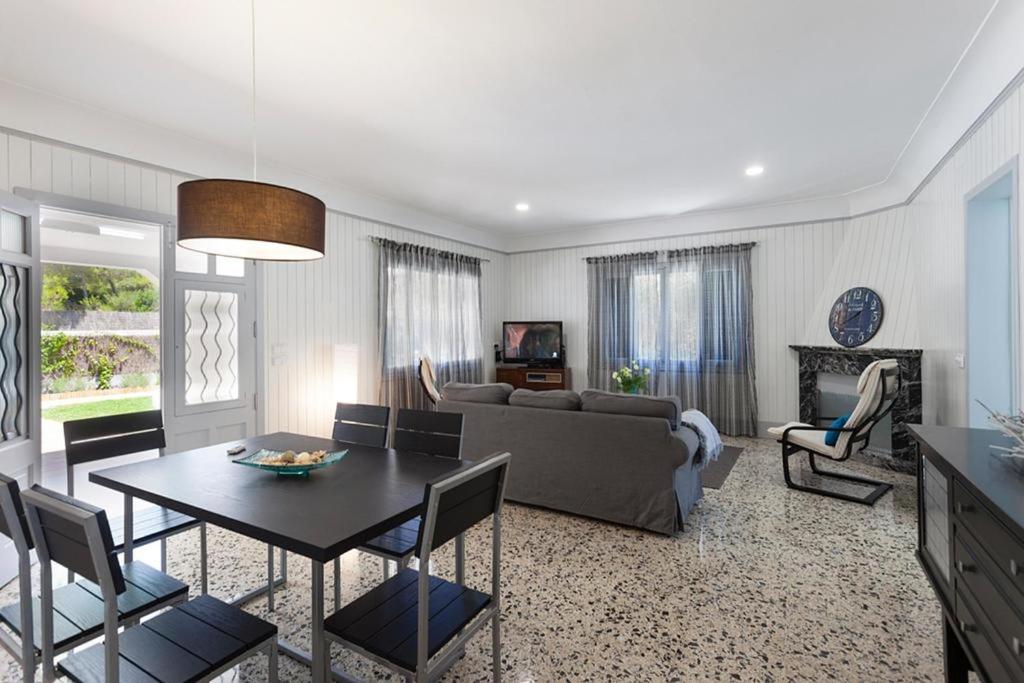 Three-Bedroom Villa photo 2