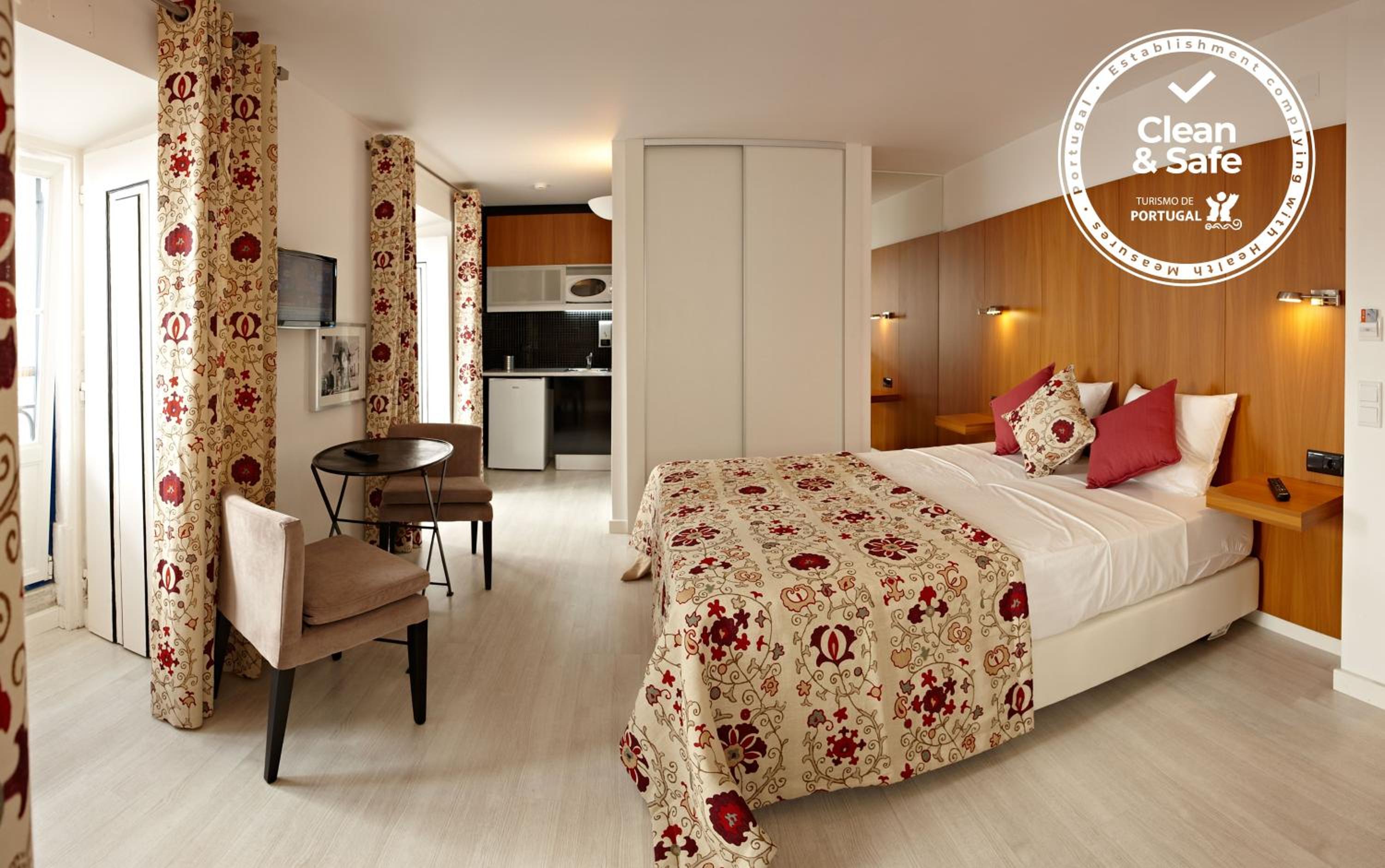 Double or Twin Room photo 3