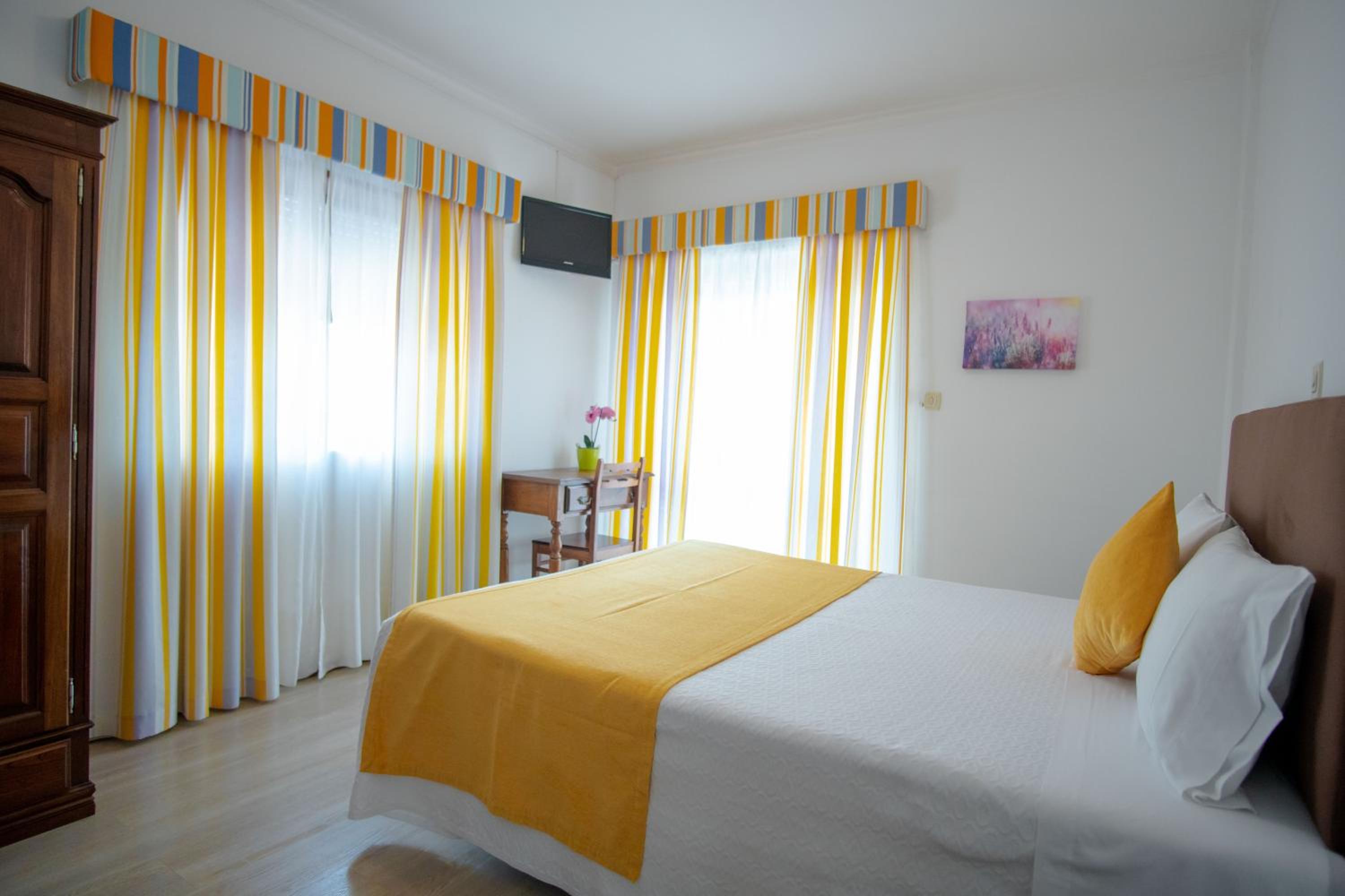Double Room with Mountain View - Photo 6