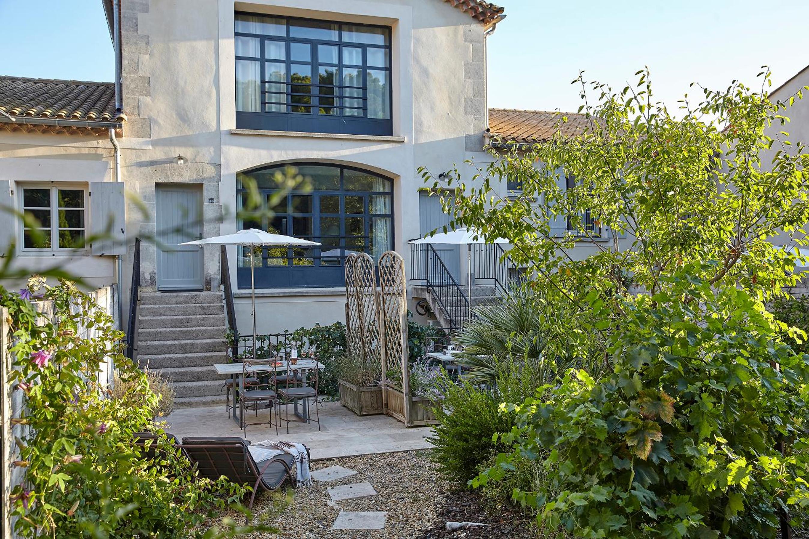 Two-Bedroom House with Terrace or Garden - Vendangeurs  - Photo 3