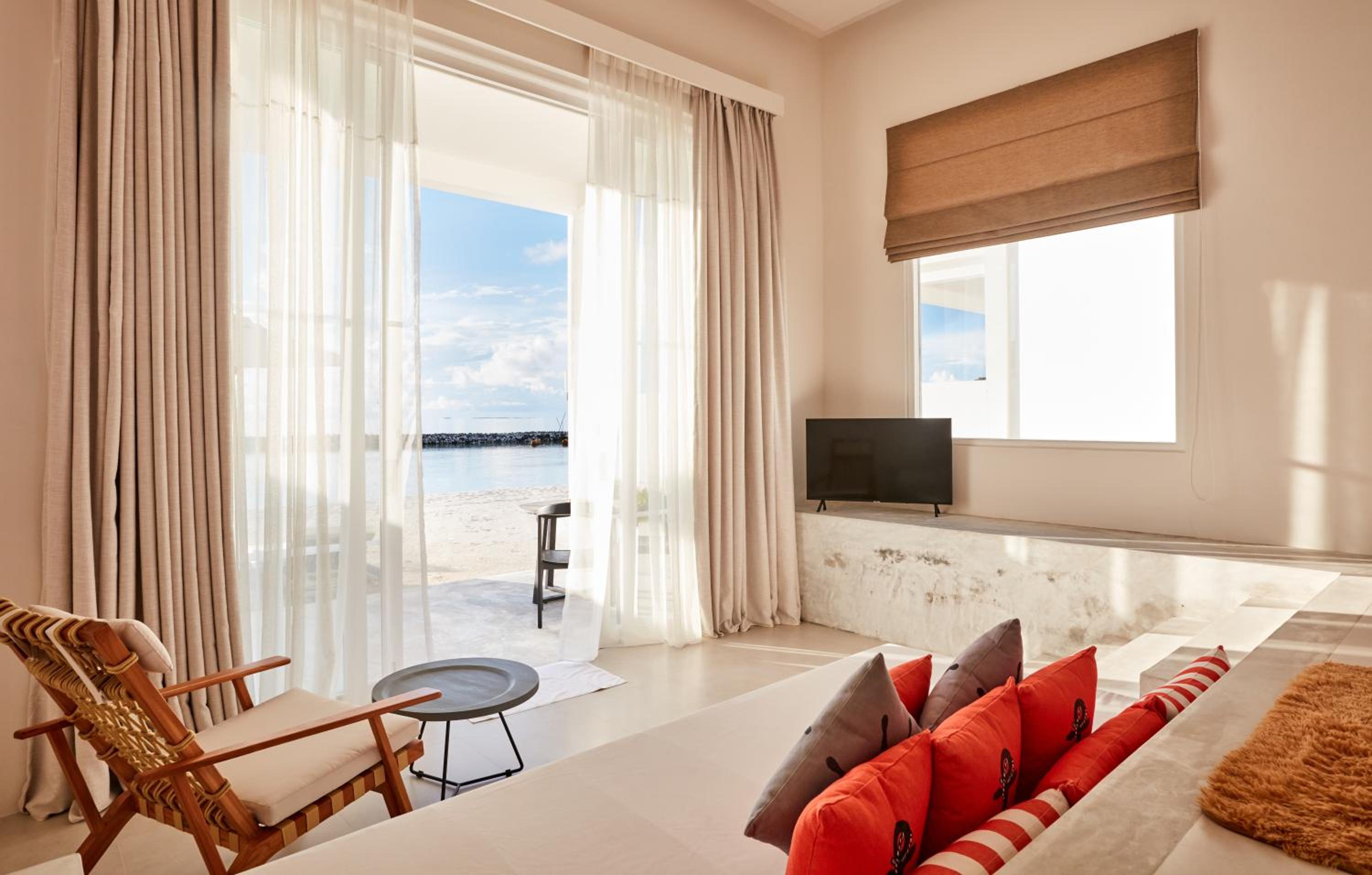 Grand Beach Villa with Private Pool (Free seaplane for 2 pax with min 7-night stay - All Inclusive Meal Plan only) - Photo 8