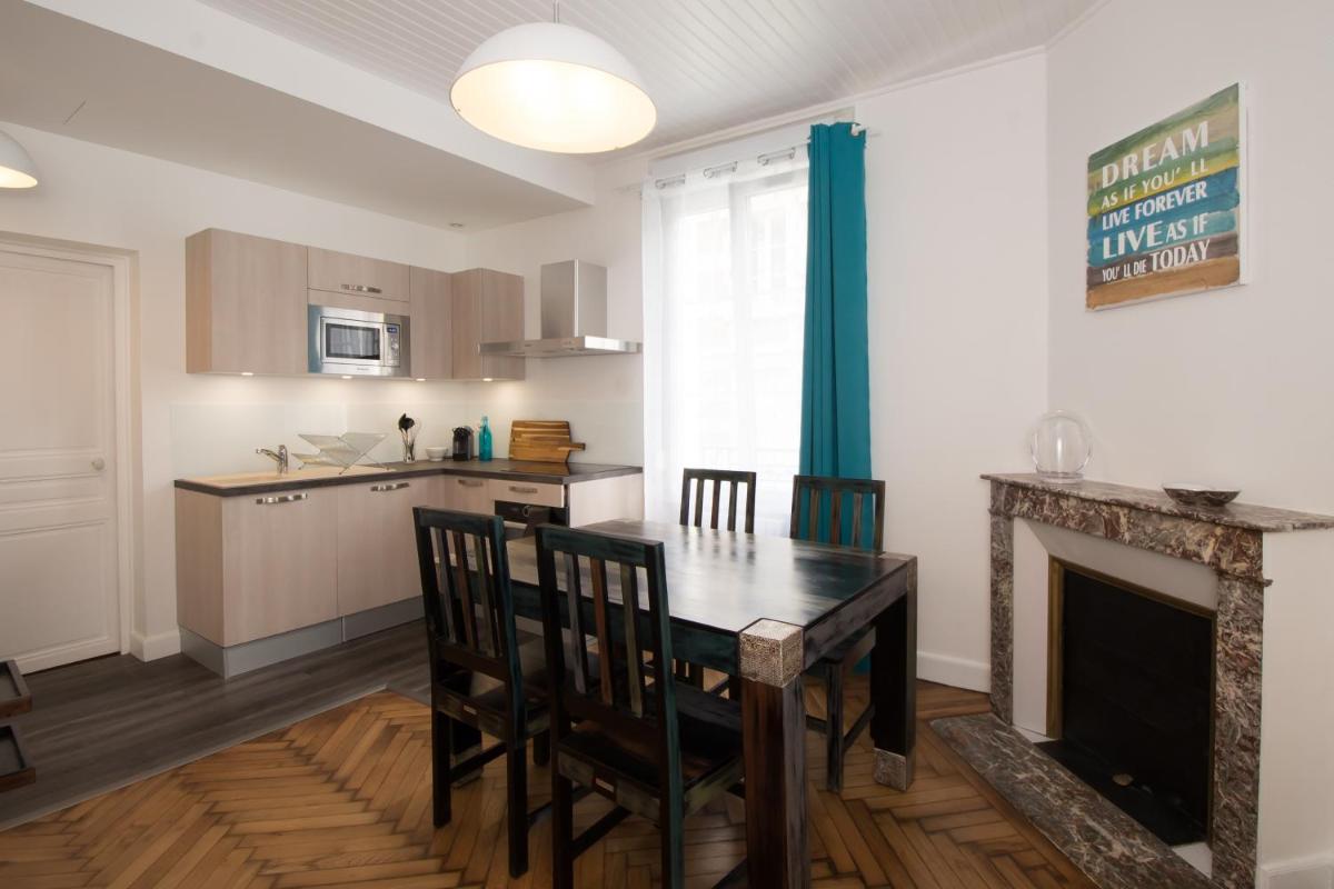 Deluxe Apartment