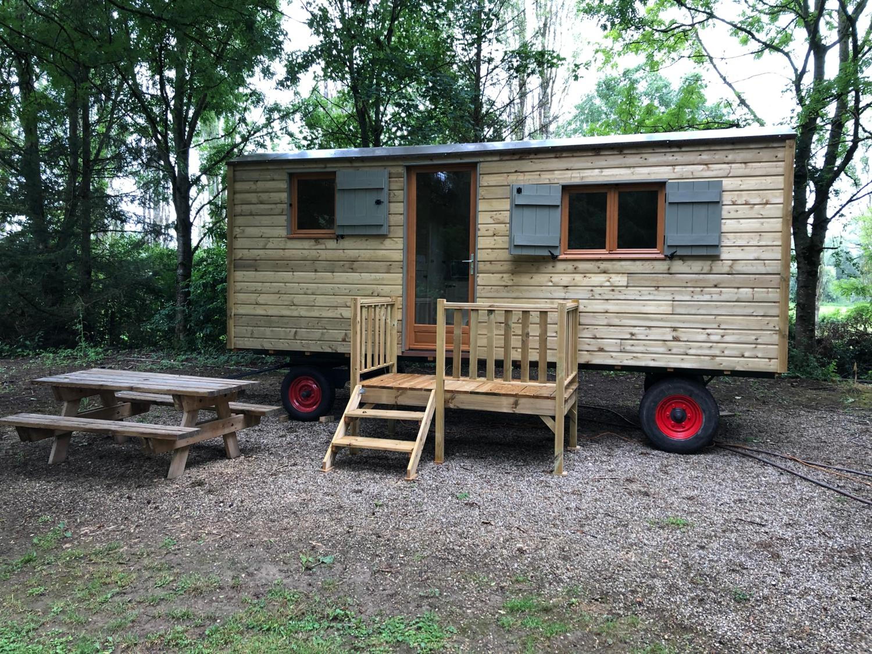 Wooden Caravan photo 1