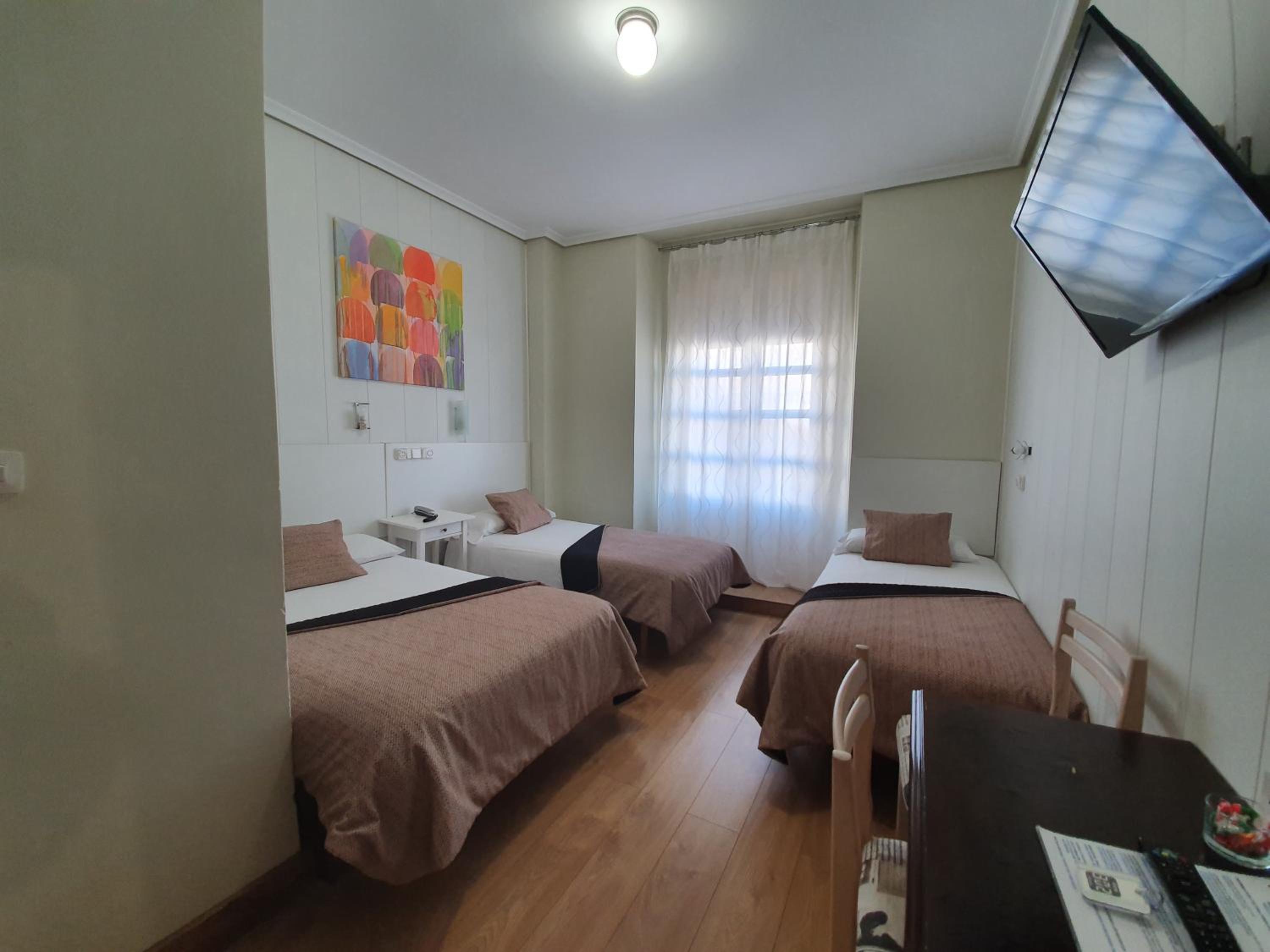 Habitación triple con vistas a Puerta del Sol