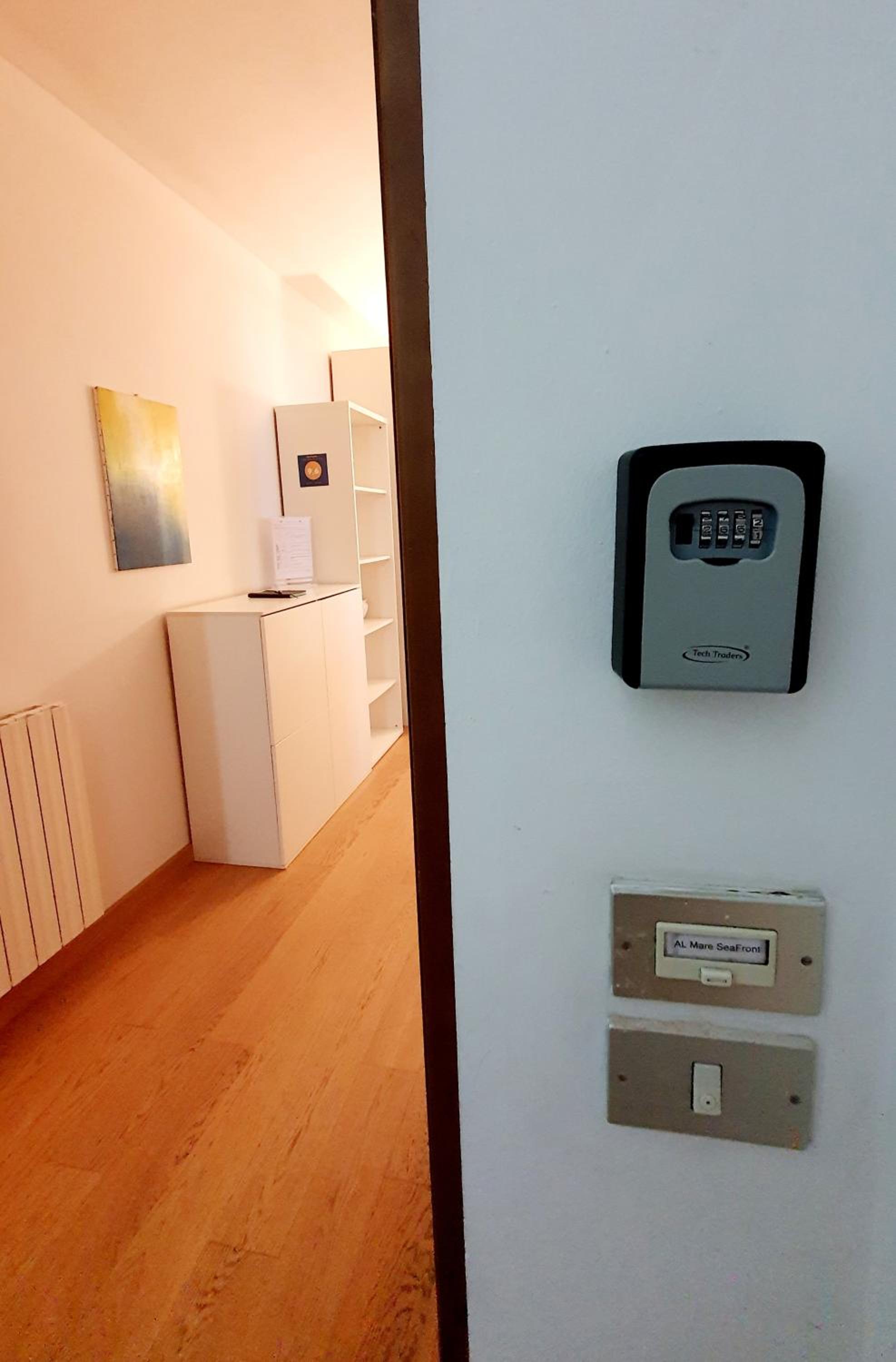 One-Bedroom Apartment photo 1