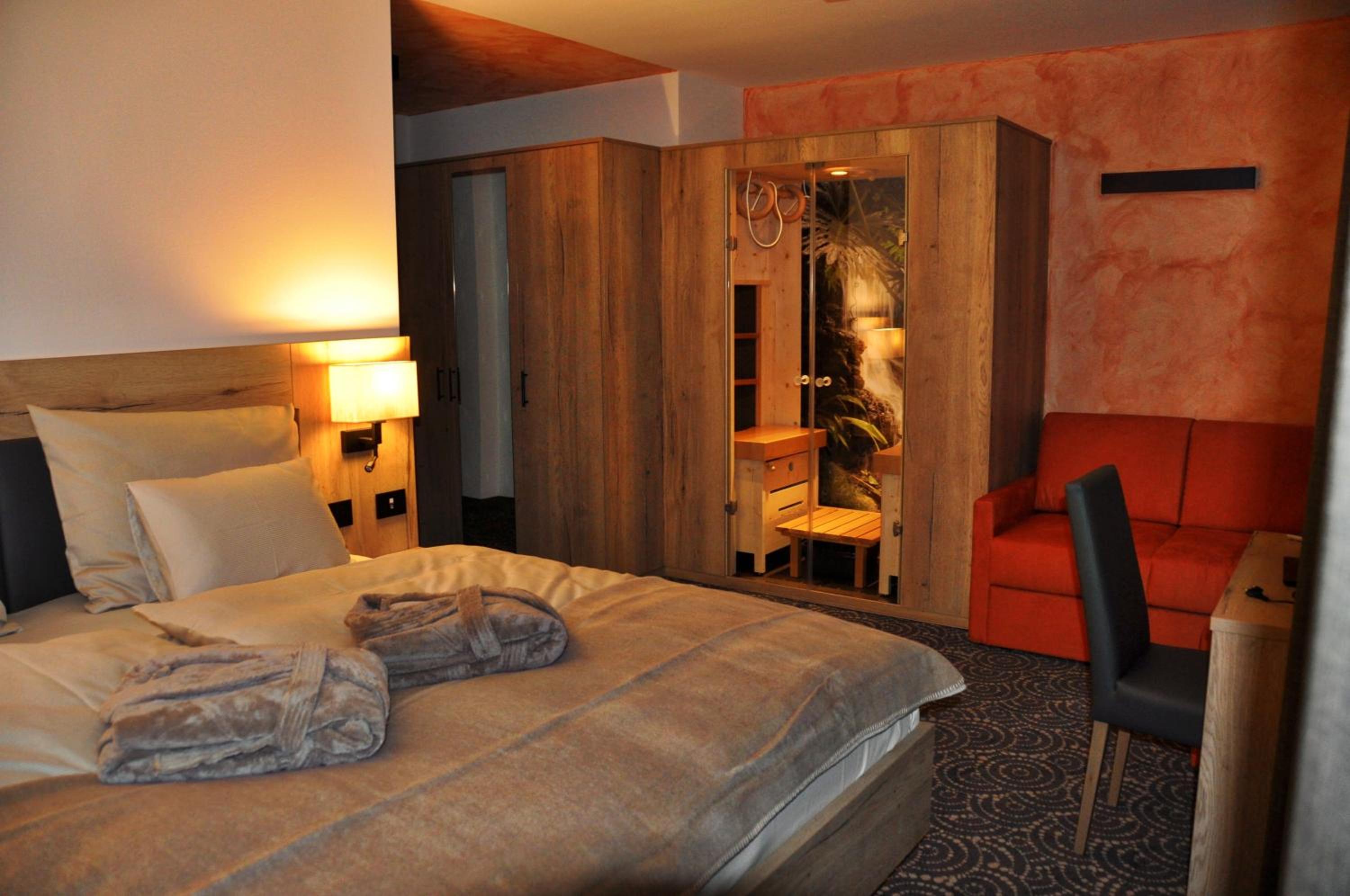 Suite with Infrared Cabin - Photo 7