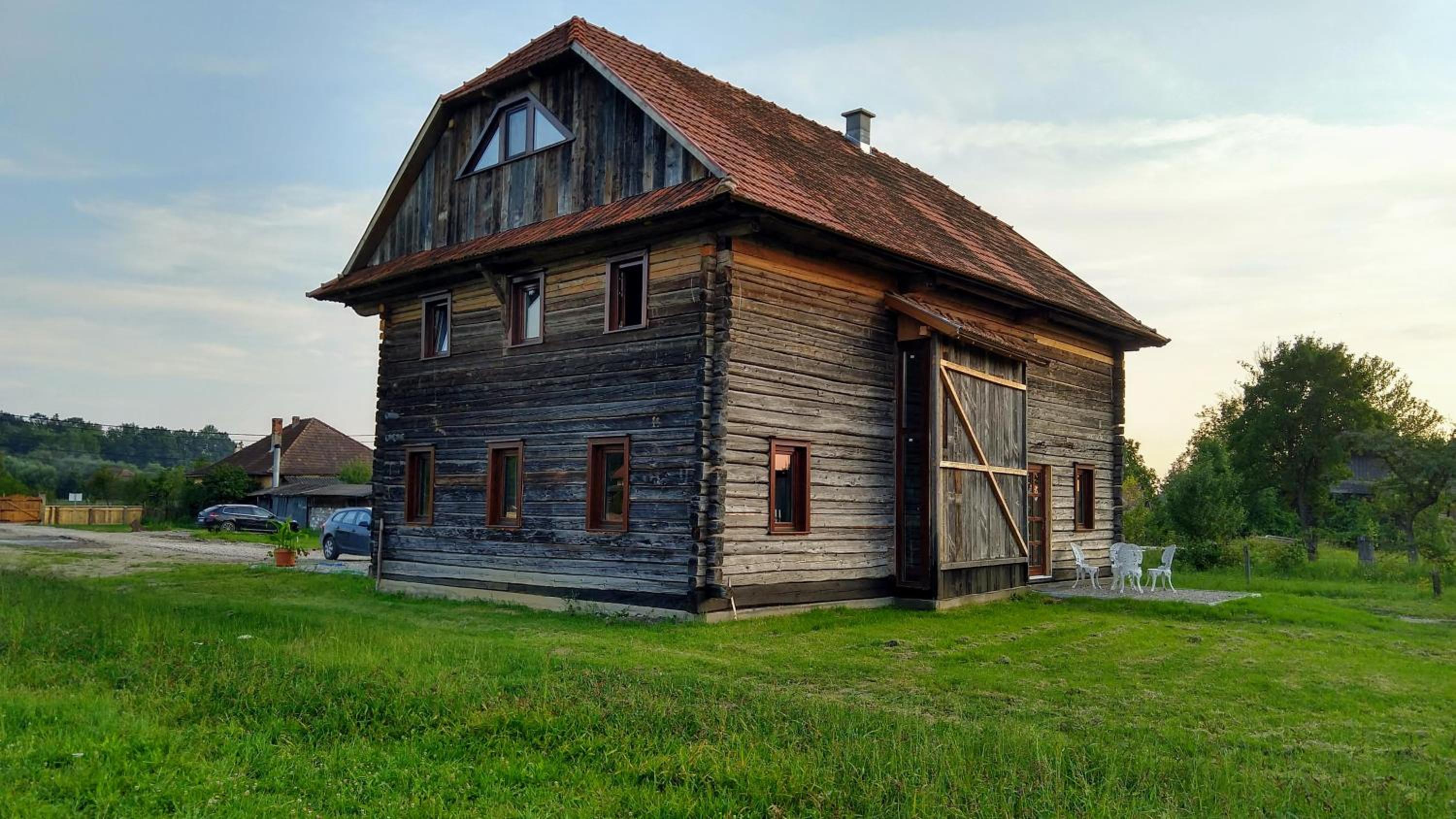 Three-Bedroom House - Photo 33