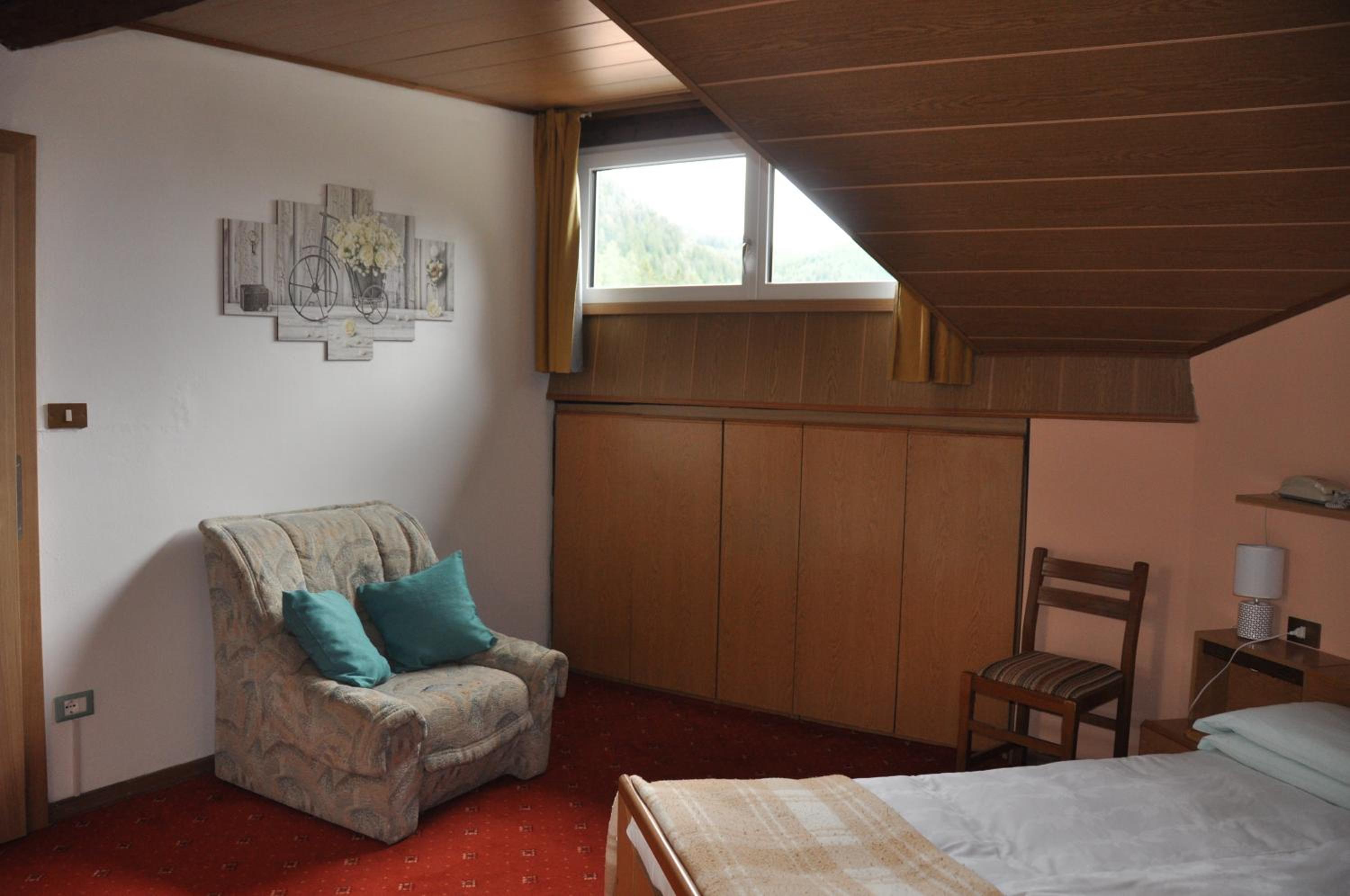 Standard Double Room In Attic photo 3