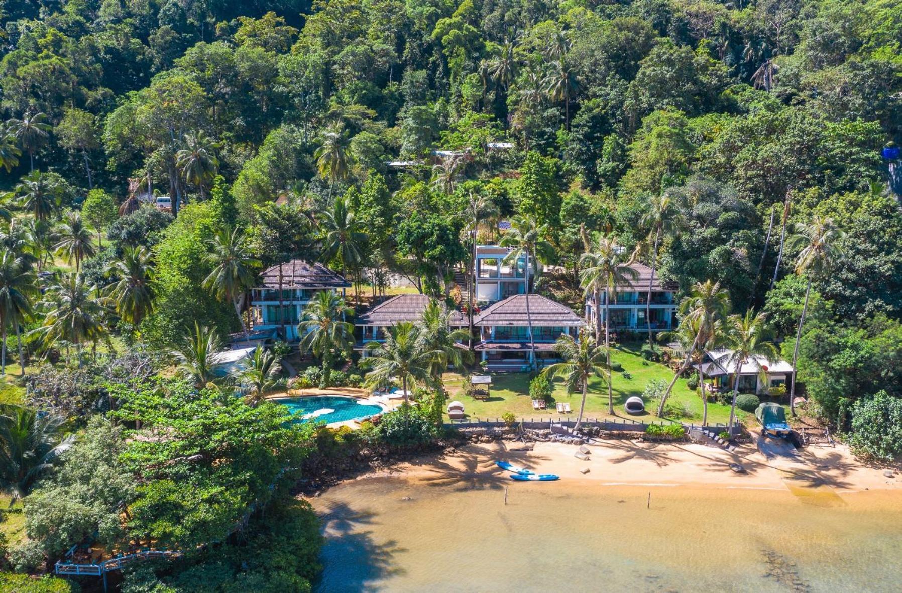 Deluxe Double Room - Beach Front photo 2