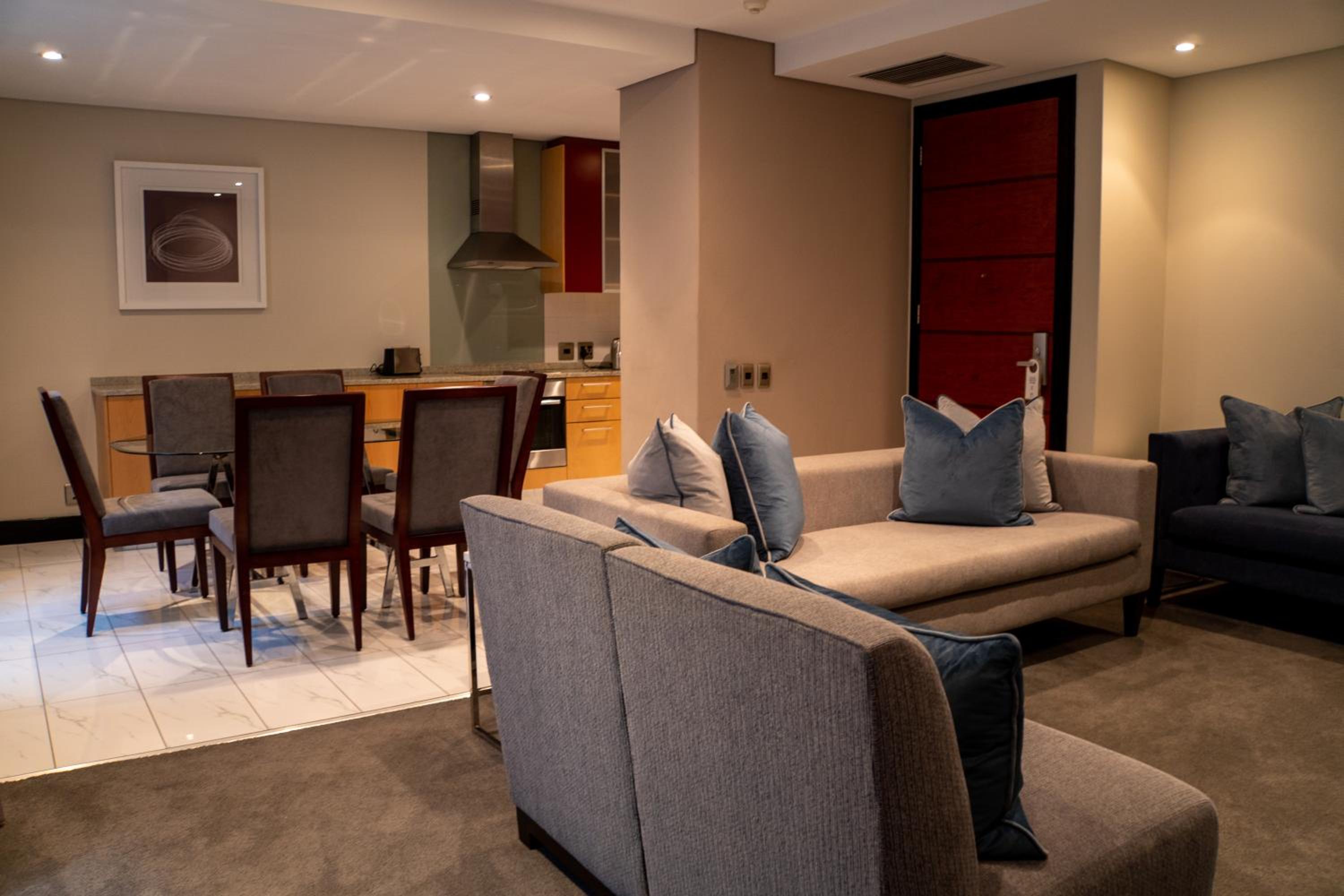 1 Bedroom Luxury Suite photo 2
