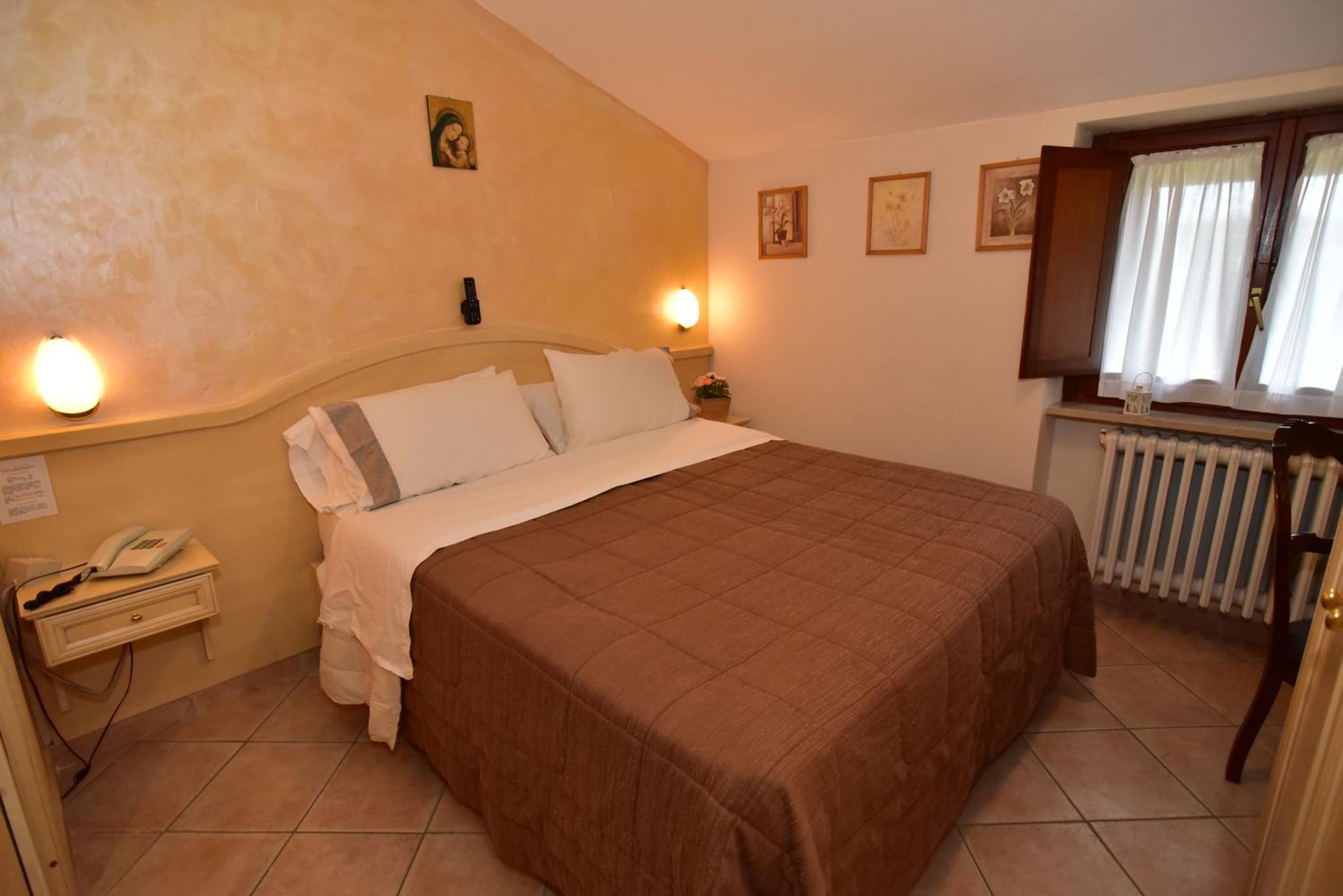 Economy Double Room photo 2