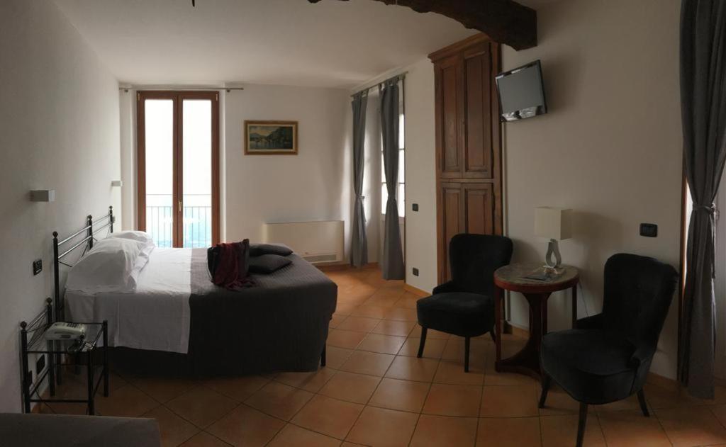 Superior Double Room with Partial Lake View