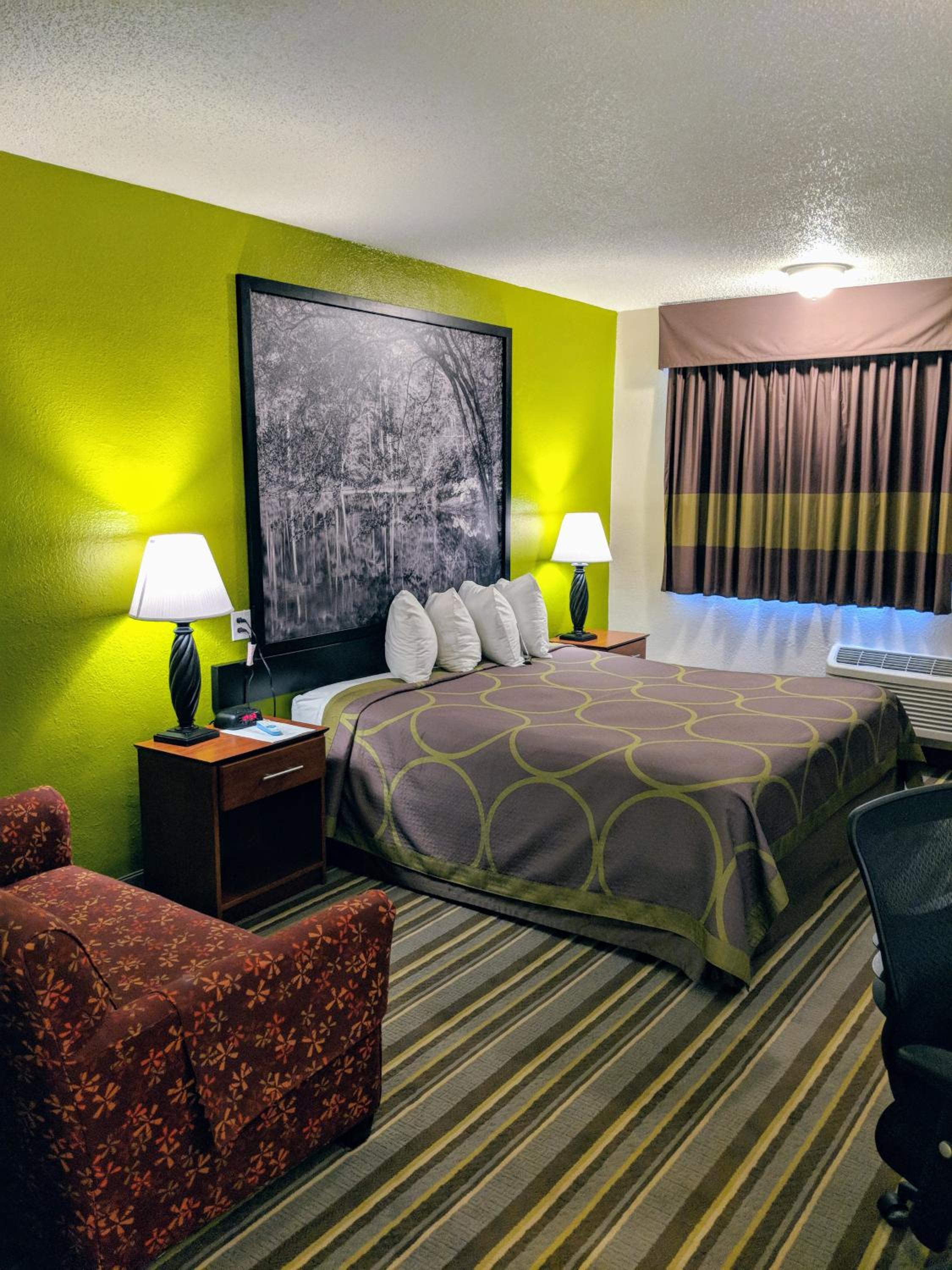 King Room - Disability Access/Non-Smoking photo 1