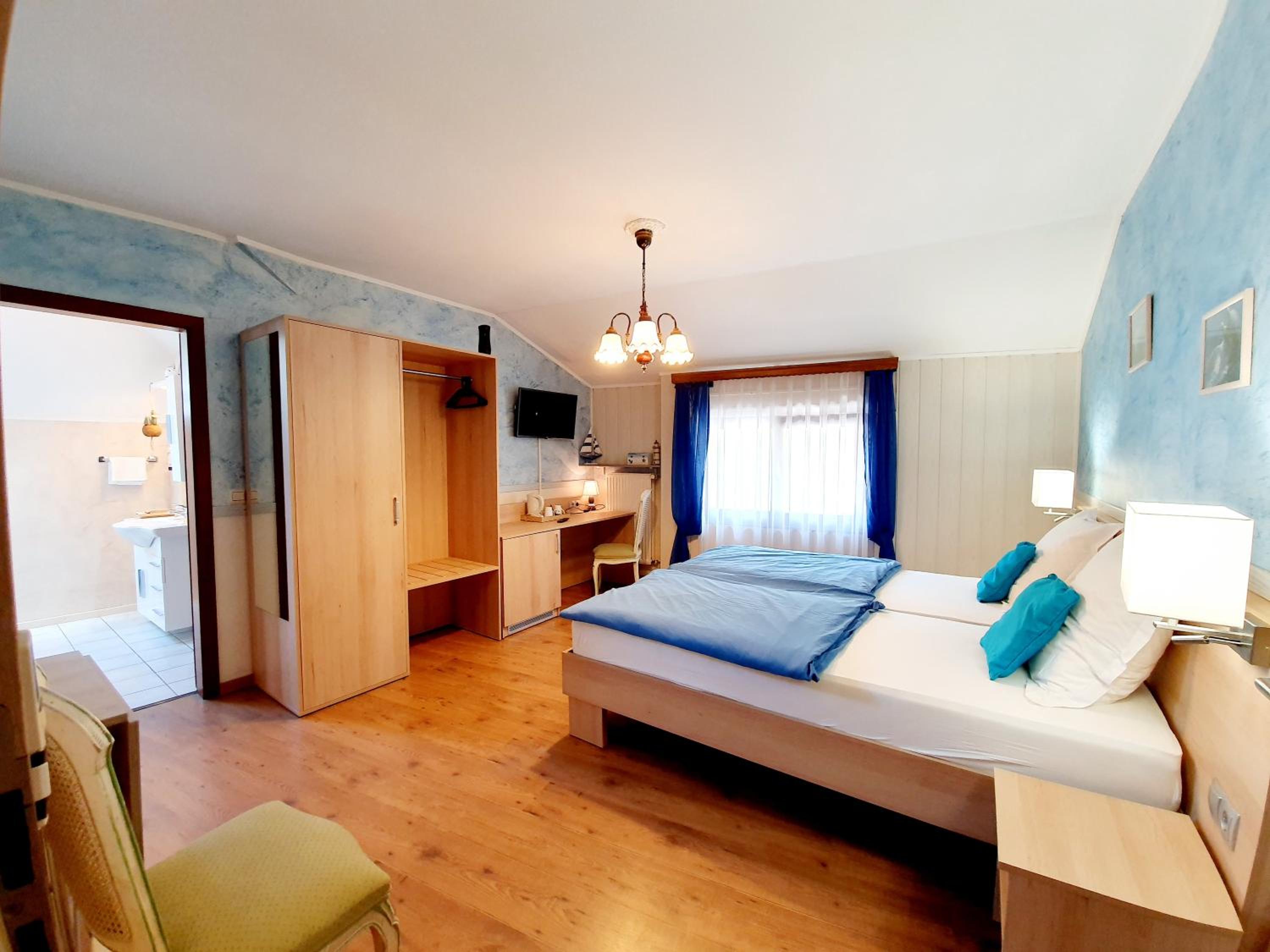 Double or Twin Room - Photo 7